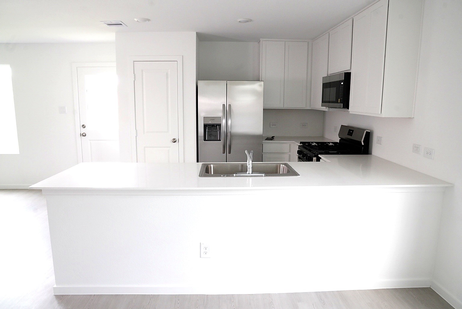 7515 Barcelona Spgs Property Photo 6
