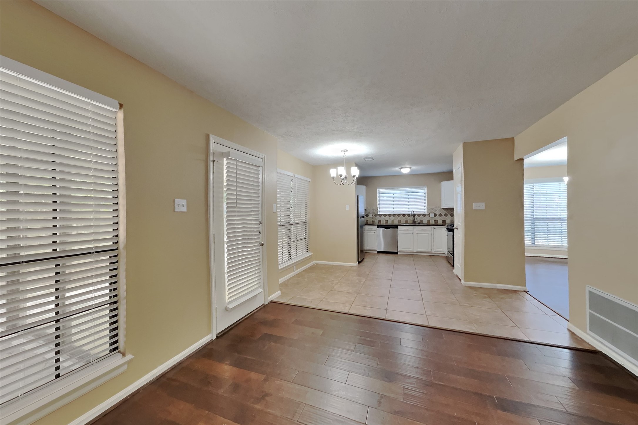 151 E Pathfinders Circle Property Photo 2