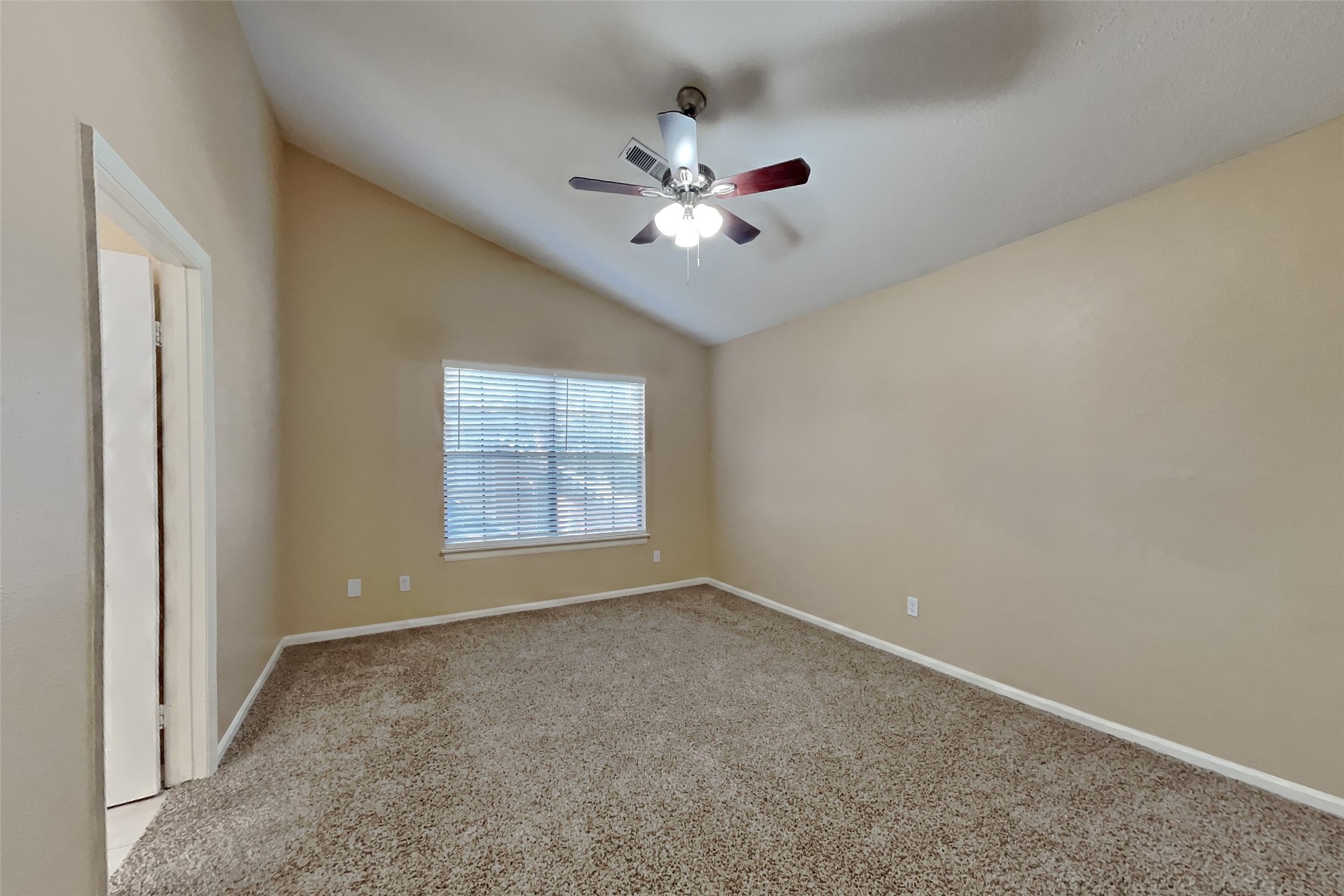 151 E Pathfinders Circle Property Photo 9