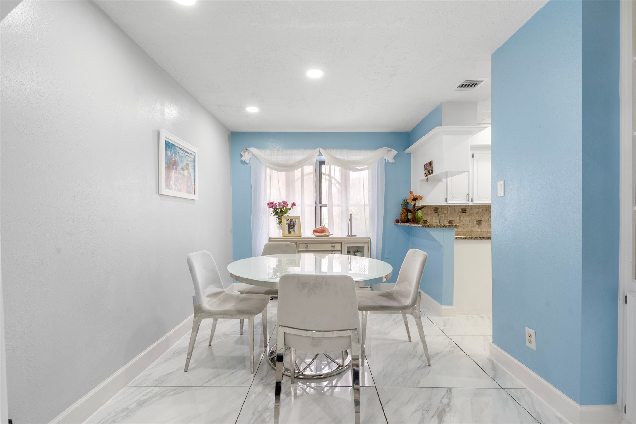 10706 Sagegreen Drive Property Photo 8