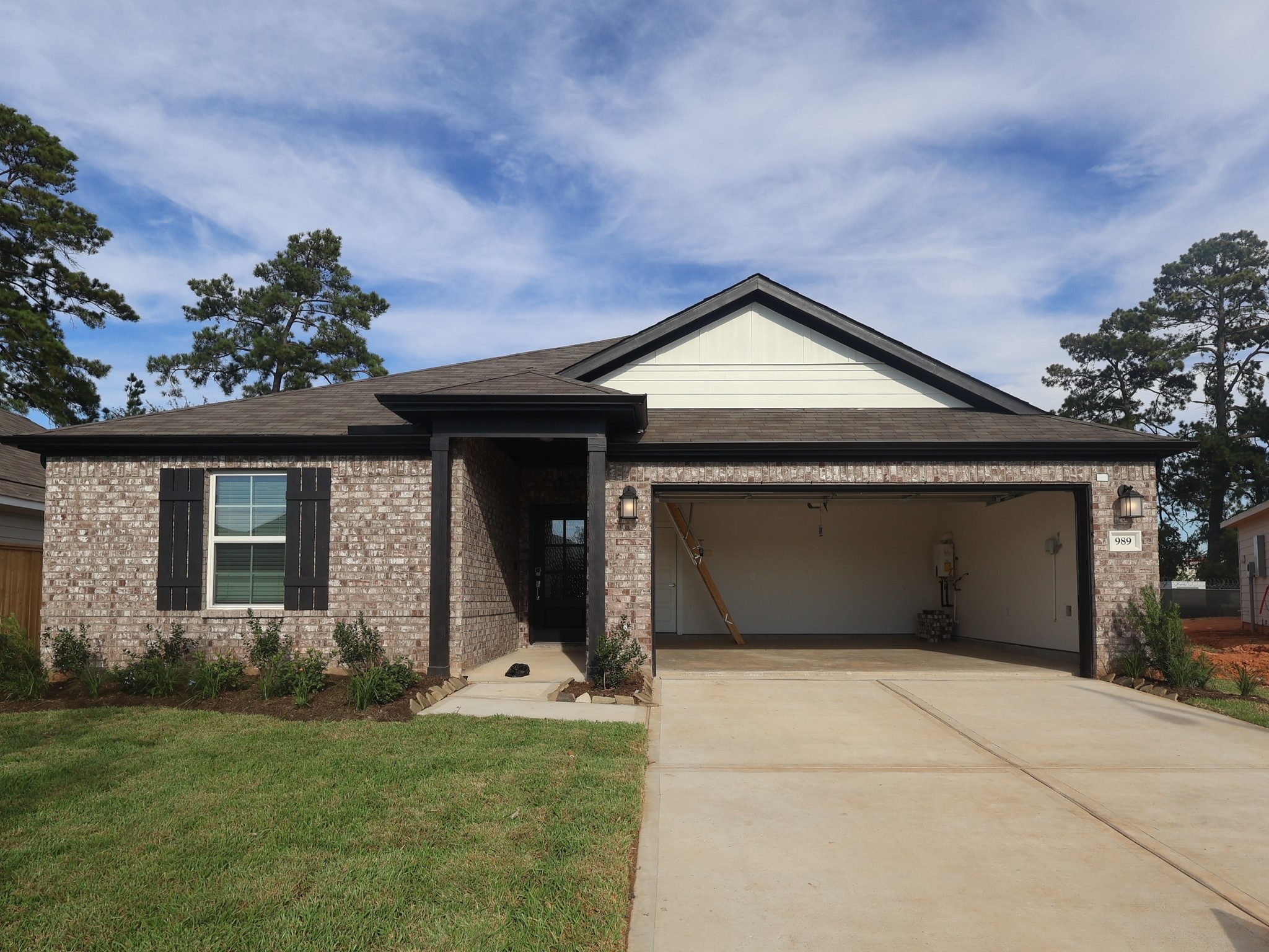 989 Garden Path Drive Property Photo 1