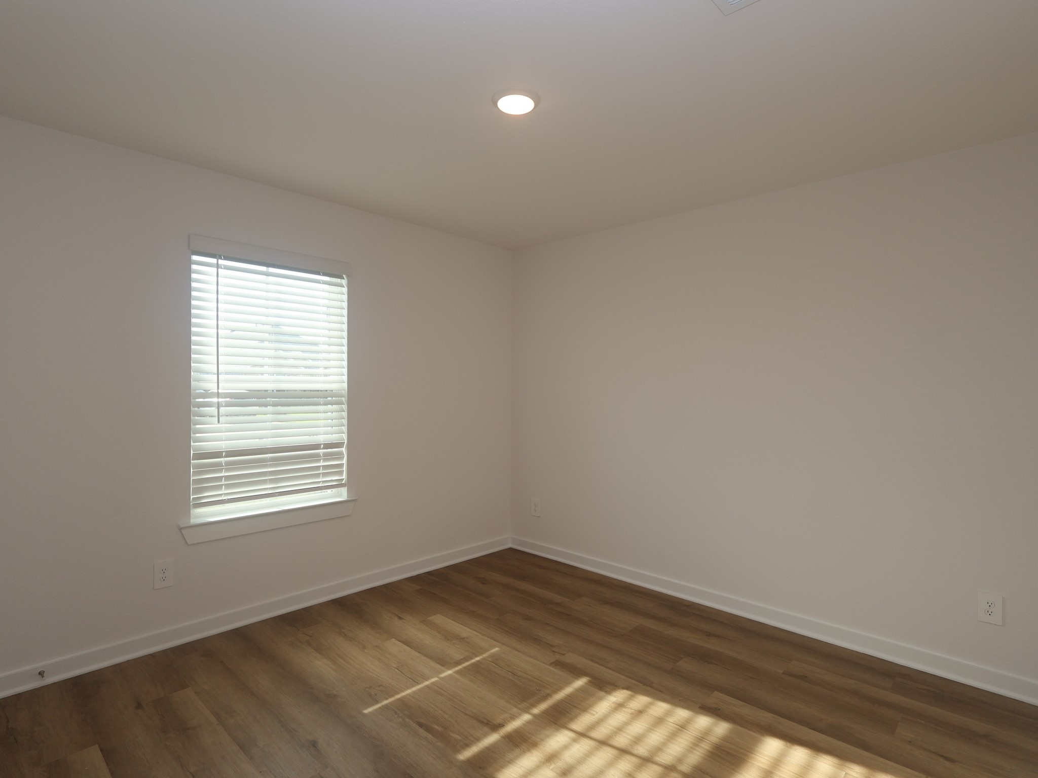 989 Garden Path Drive Property Photo 7