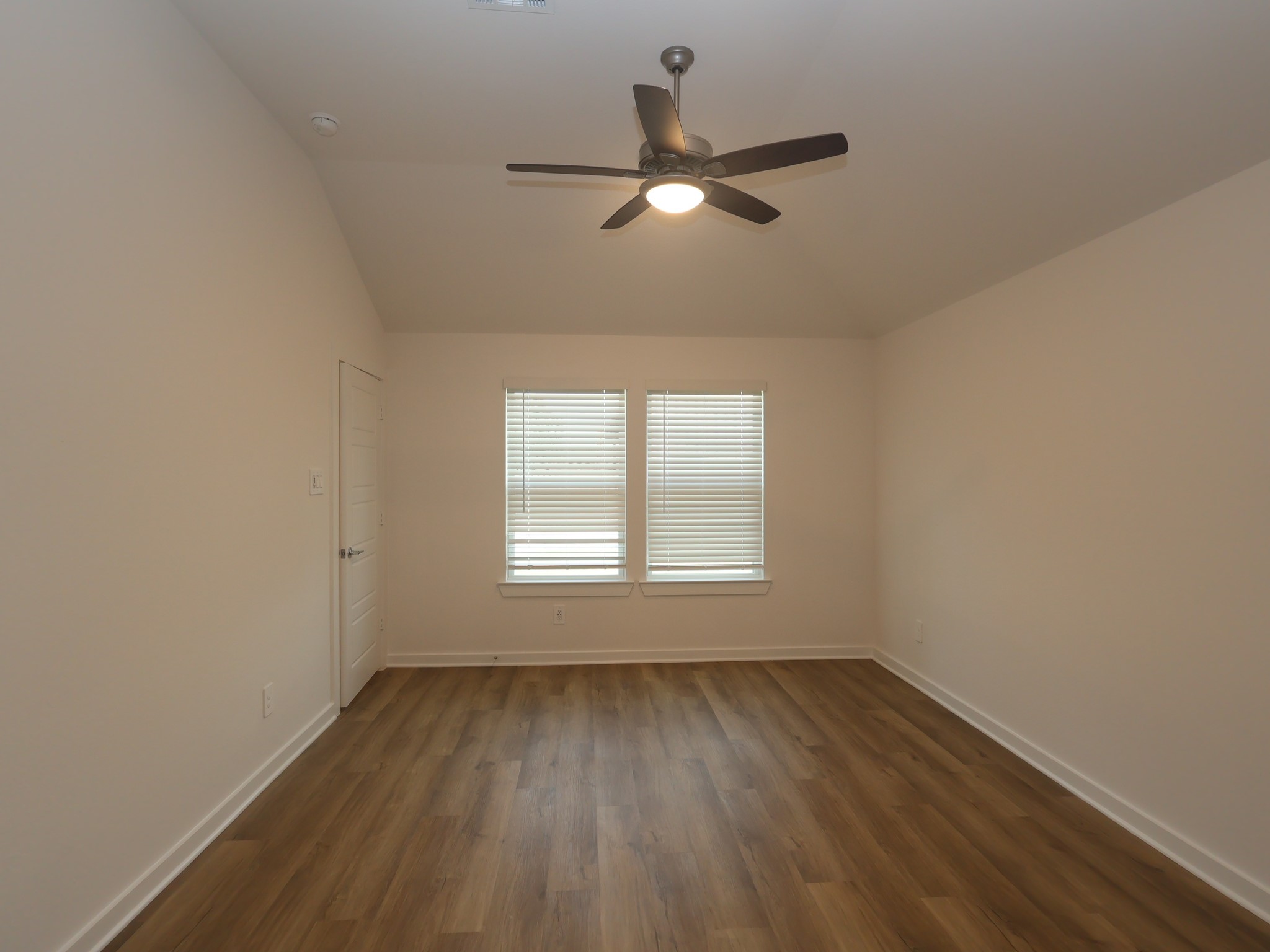 989 Garden Path Drive Property Photo 14