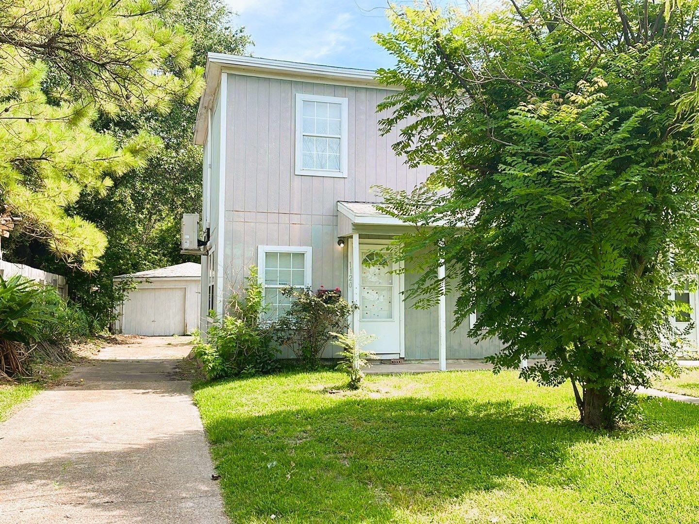1120 Hunter Drive Property Photo