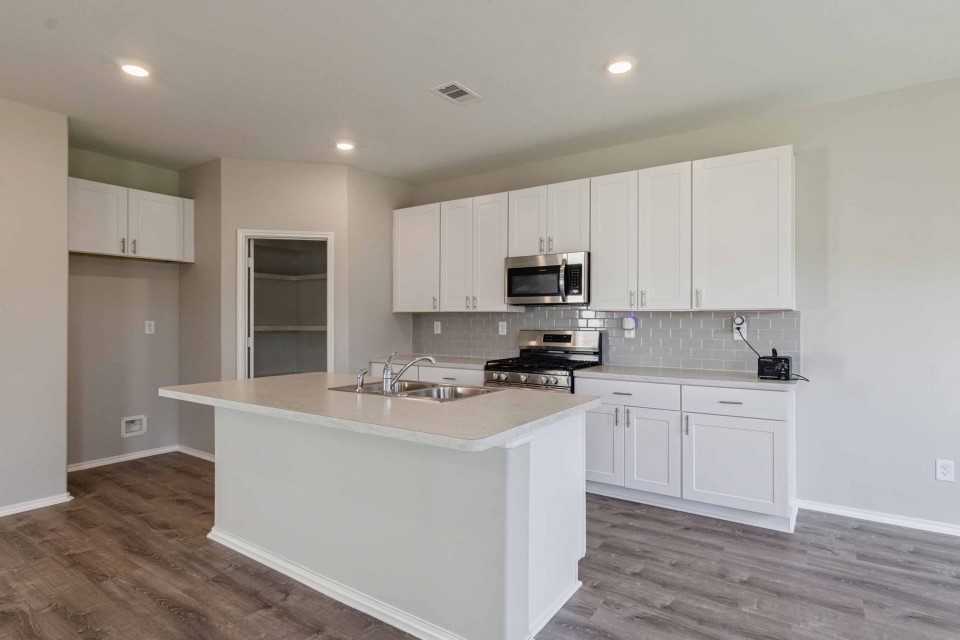 2038 Summer Night Drive Property Photo 4