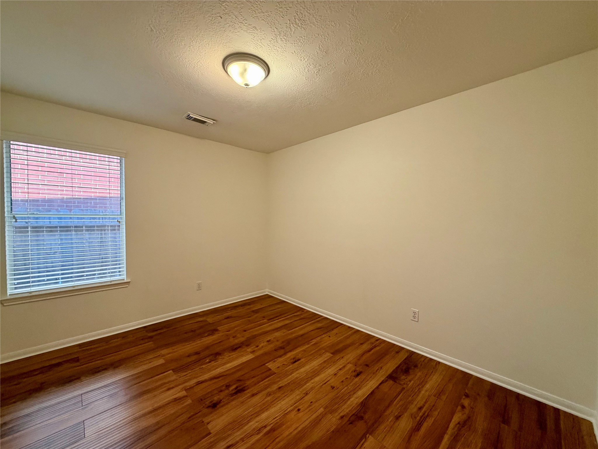 4506 Springfield Lakes Street Property Photo 12