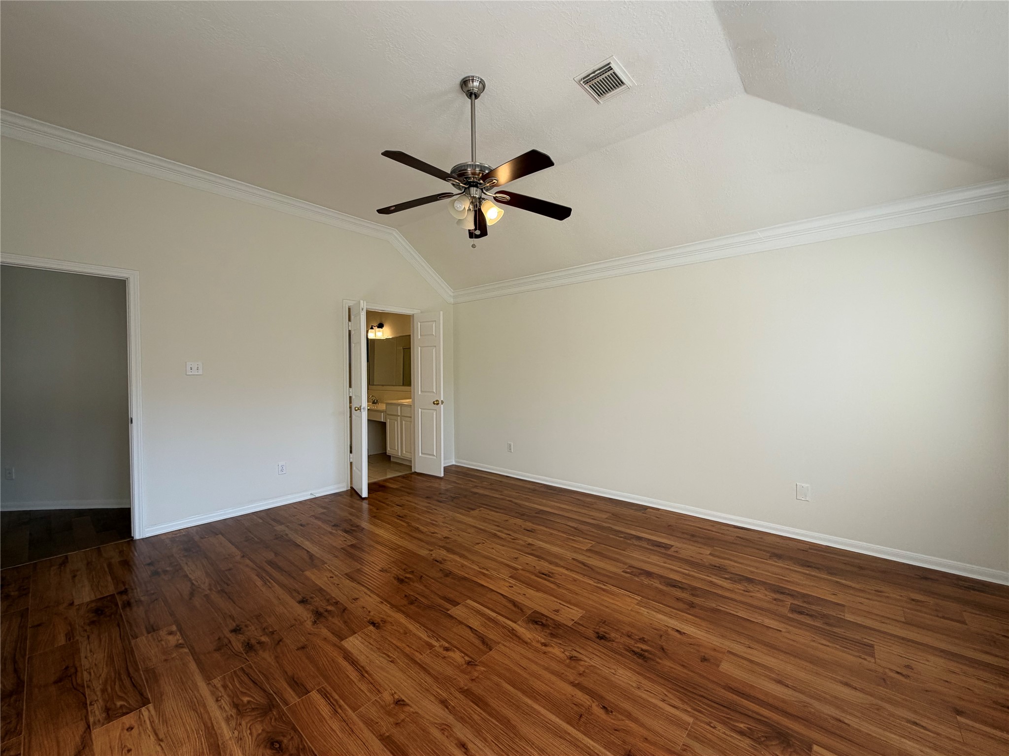 4506 Springfield Lakes Street Property Photo 14