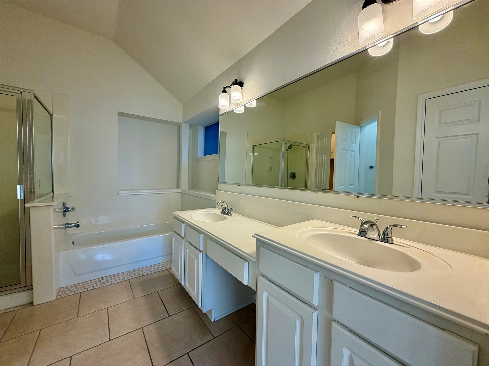 4506 Springfield Lakes Street Property Photo 15