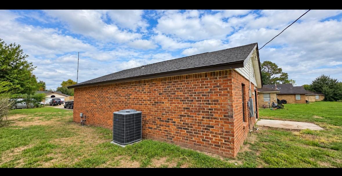 733 Pine Avenue Property Photo 3