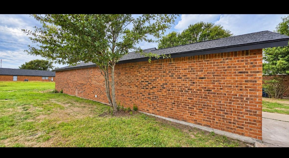 733 Pine Avenue Property Photo 4