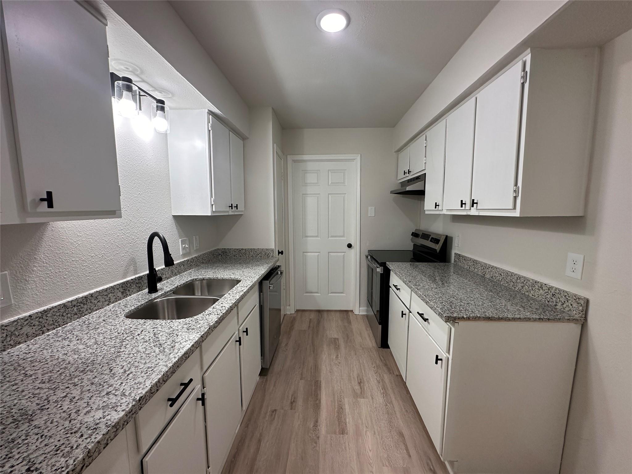 733 Pine Avenue Property Photo 6