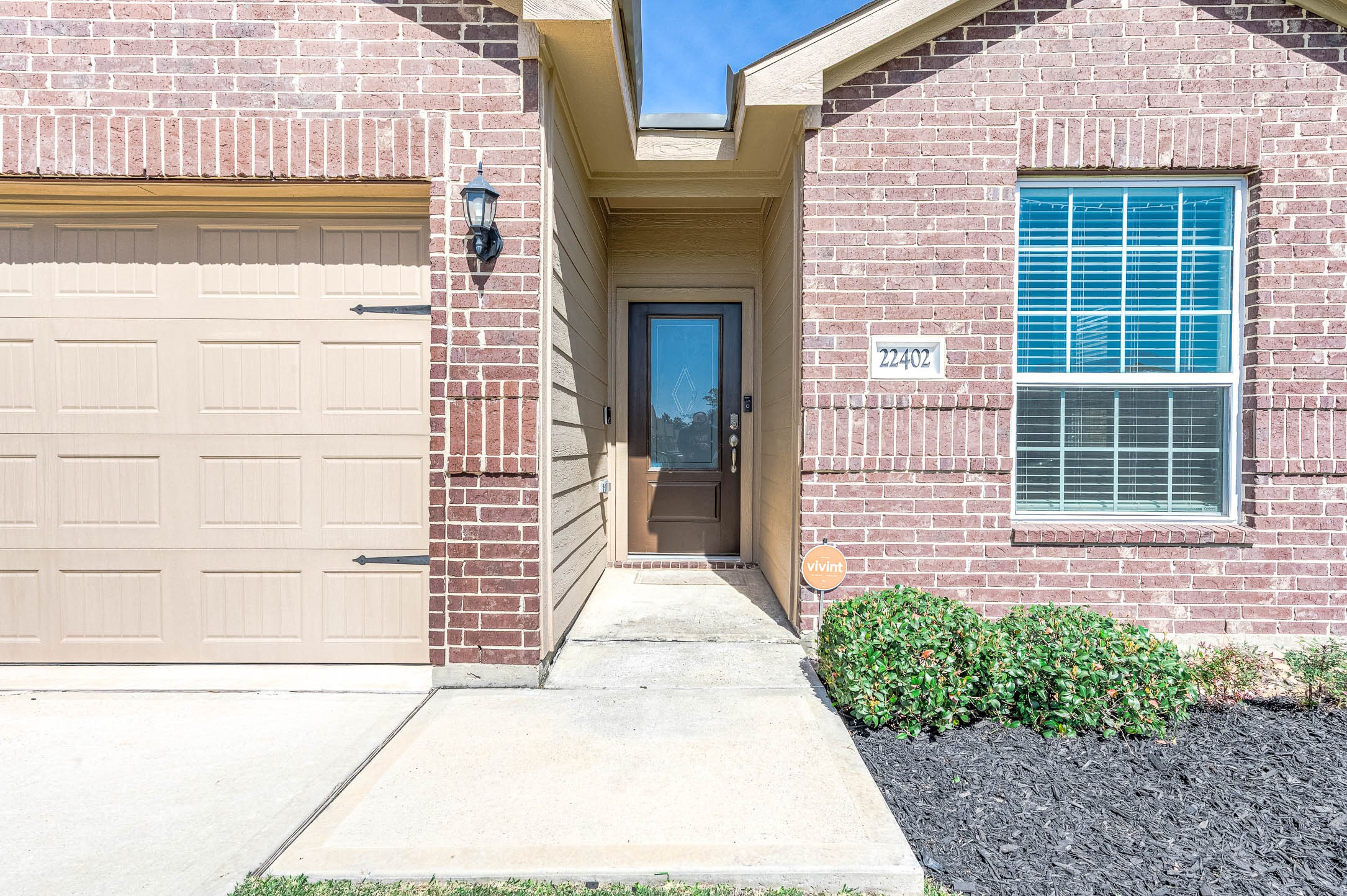 22402 Kennons Way Property Photo 3