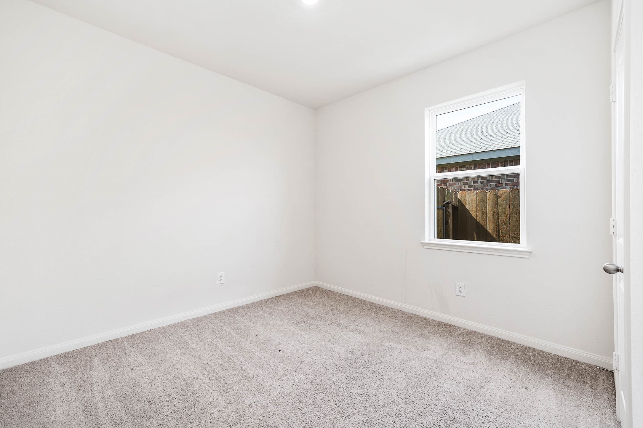 22402 Kennons Way Property Photo 13