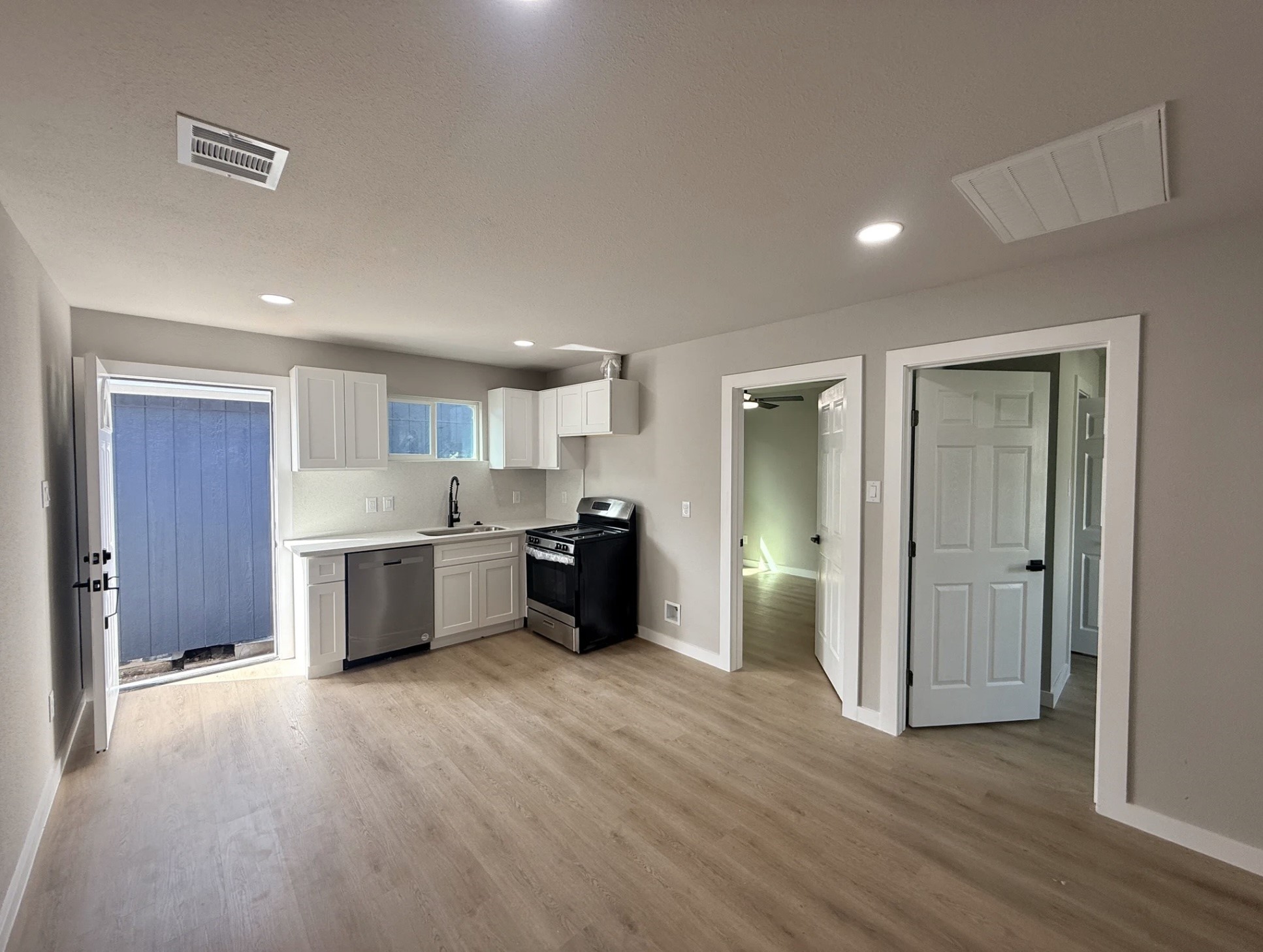 7909 Ford Street Property Photo 7