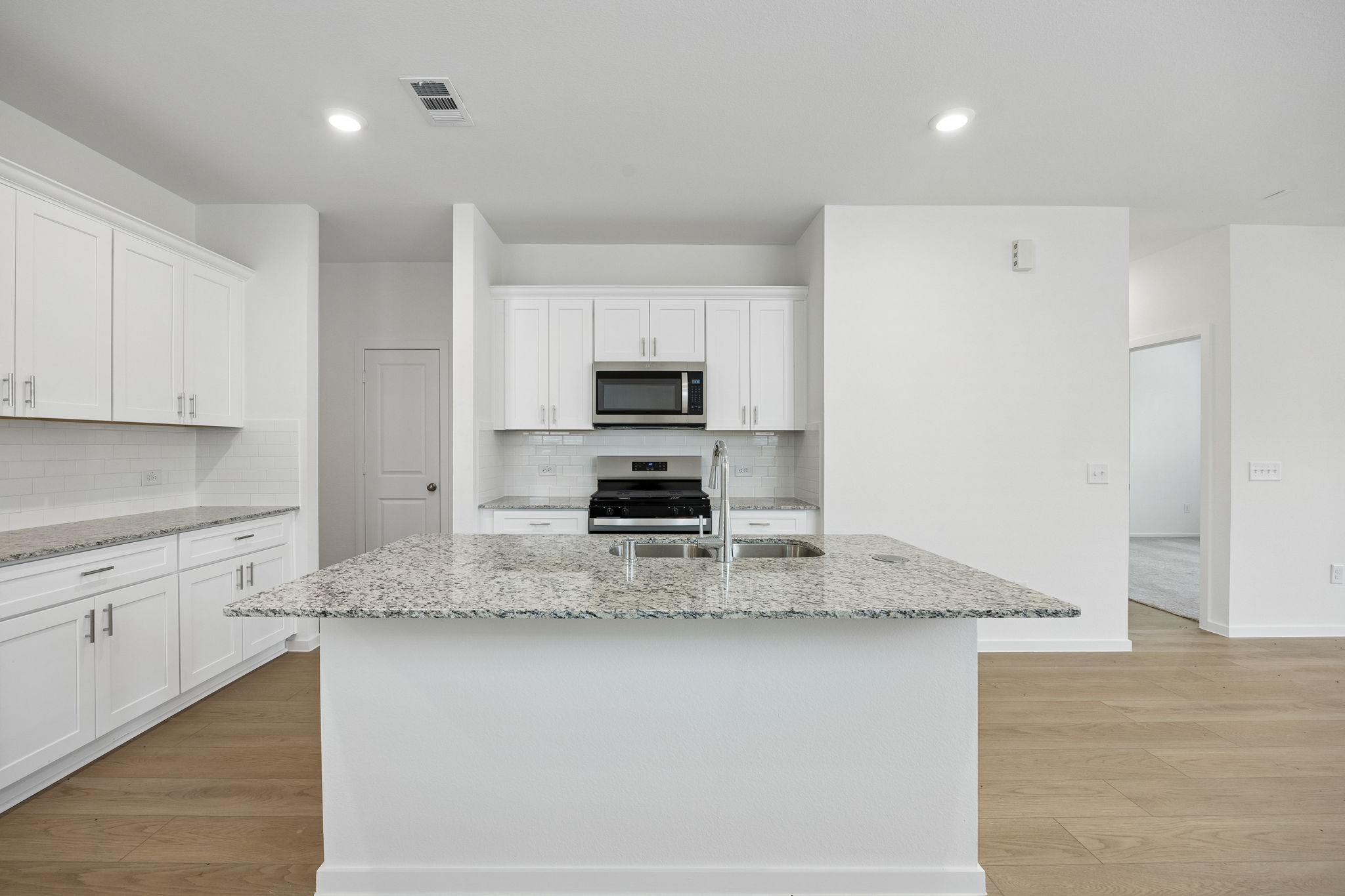 15877 Blass Valley Drive Property Photo 4