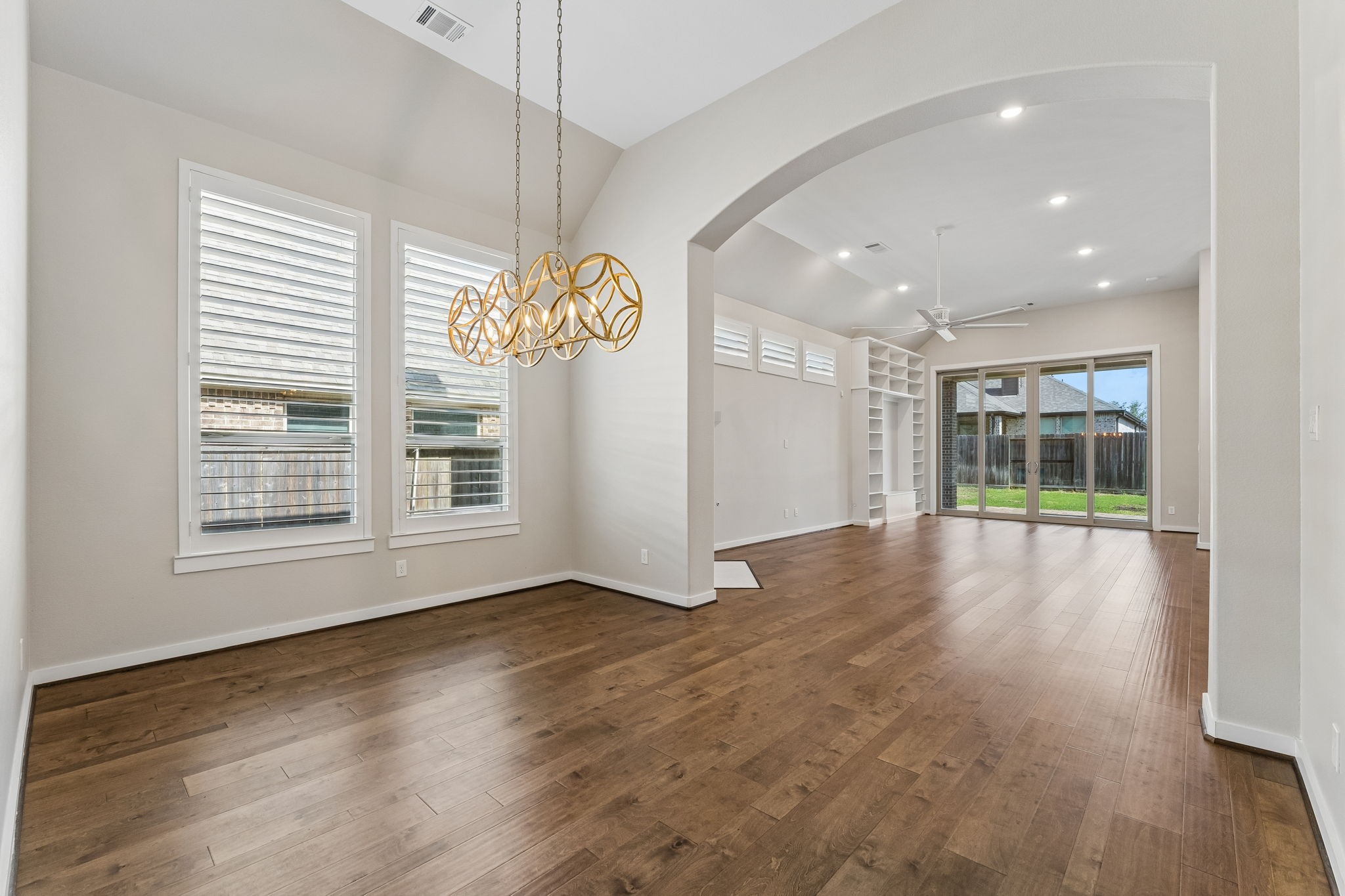 30410 Myrtle Oak Drive Property Photo 13