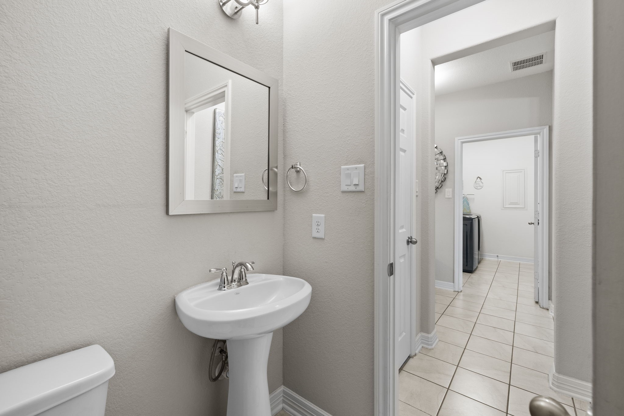 9411 Isabel Bay Lane Property Photo 7