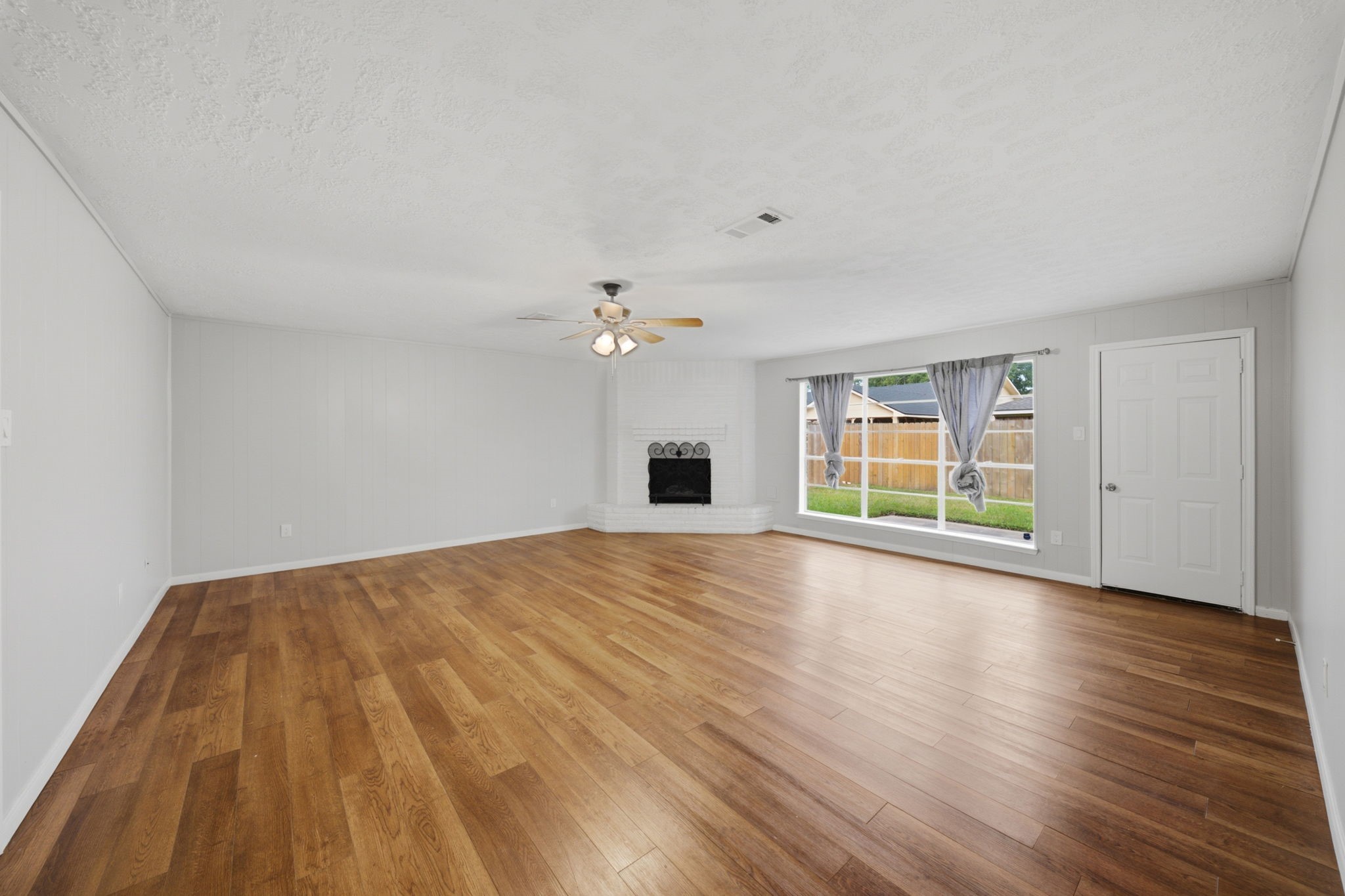 16611 Ben Ledi Drive Property Photo 2