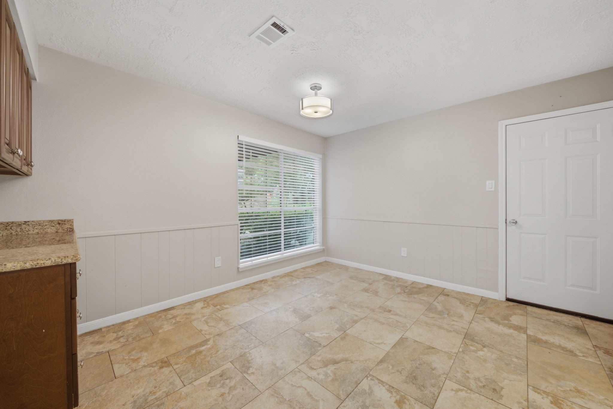 16611 Ben Ledi Drive Property Photo 5