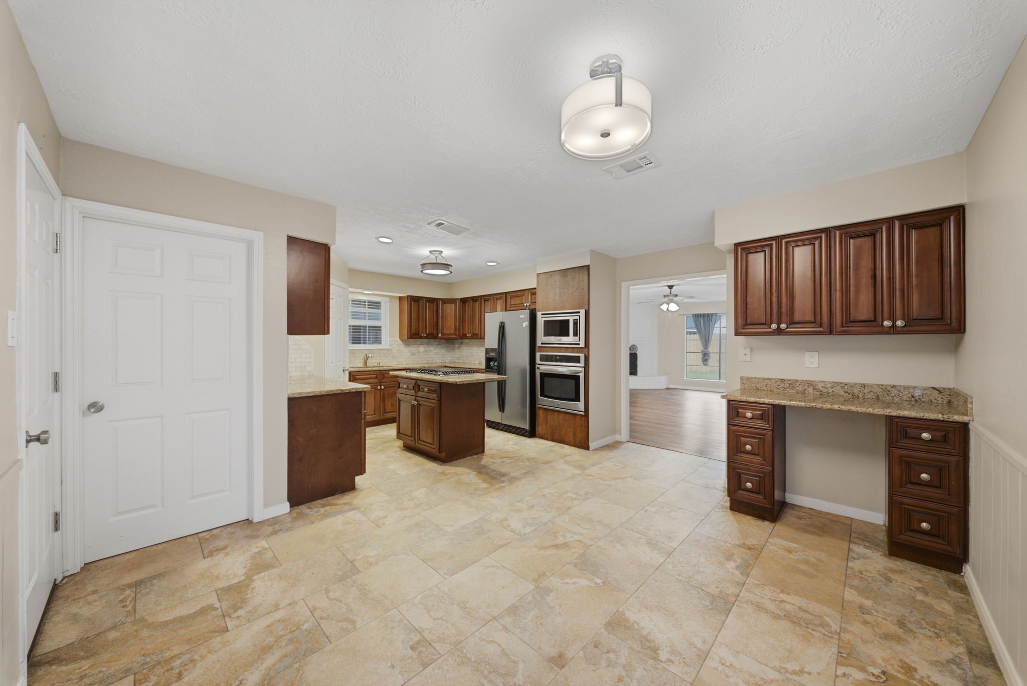 16611 Ben Ledi Drive Property Photo 8