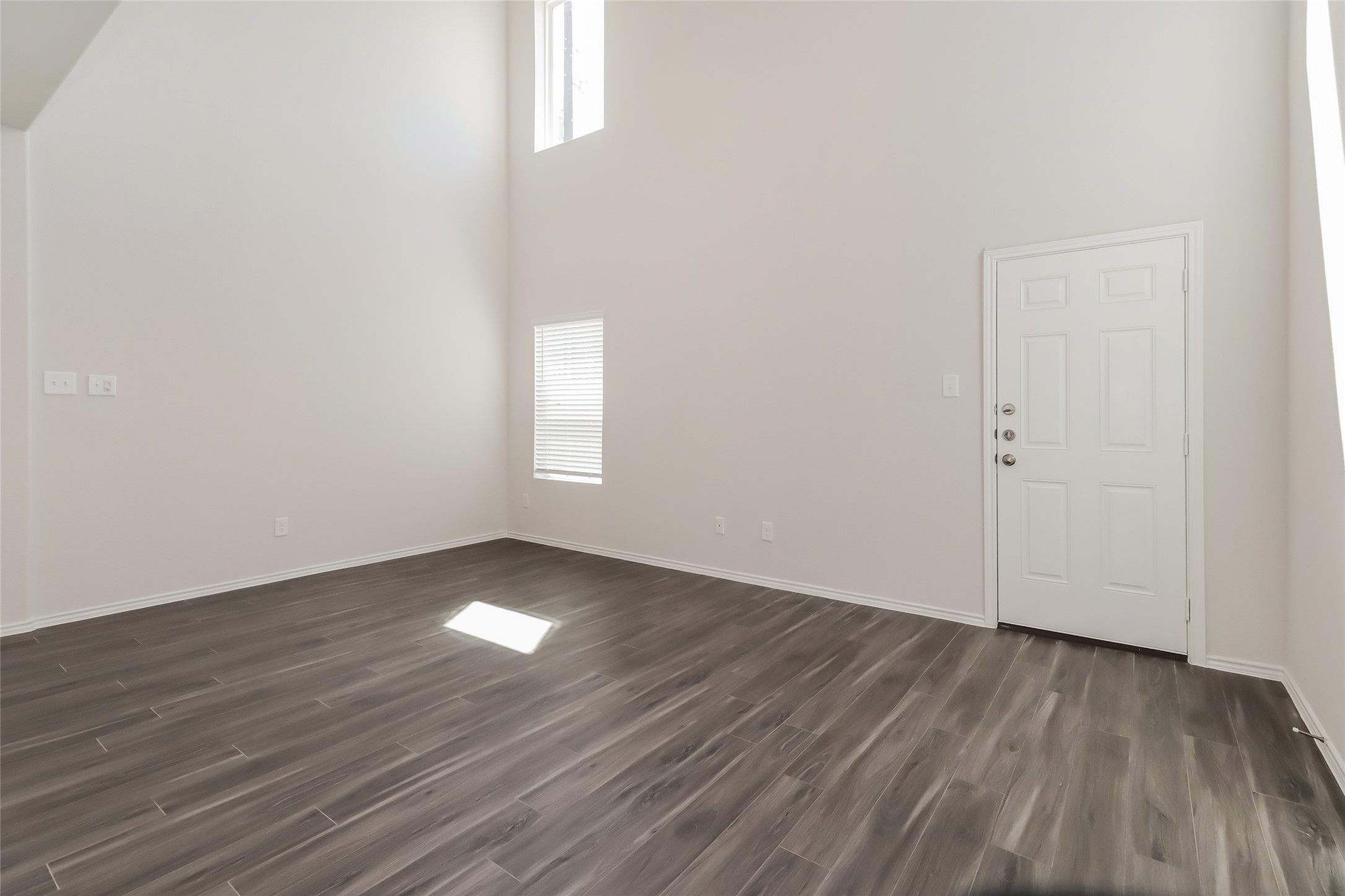 15342 Estrella West Property Photo 3
