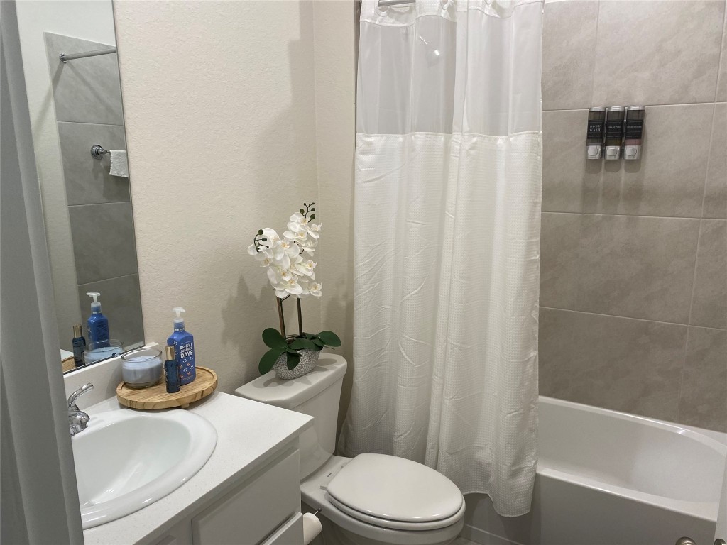 21707 Redwood Bluff Trail Property Photo 14