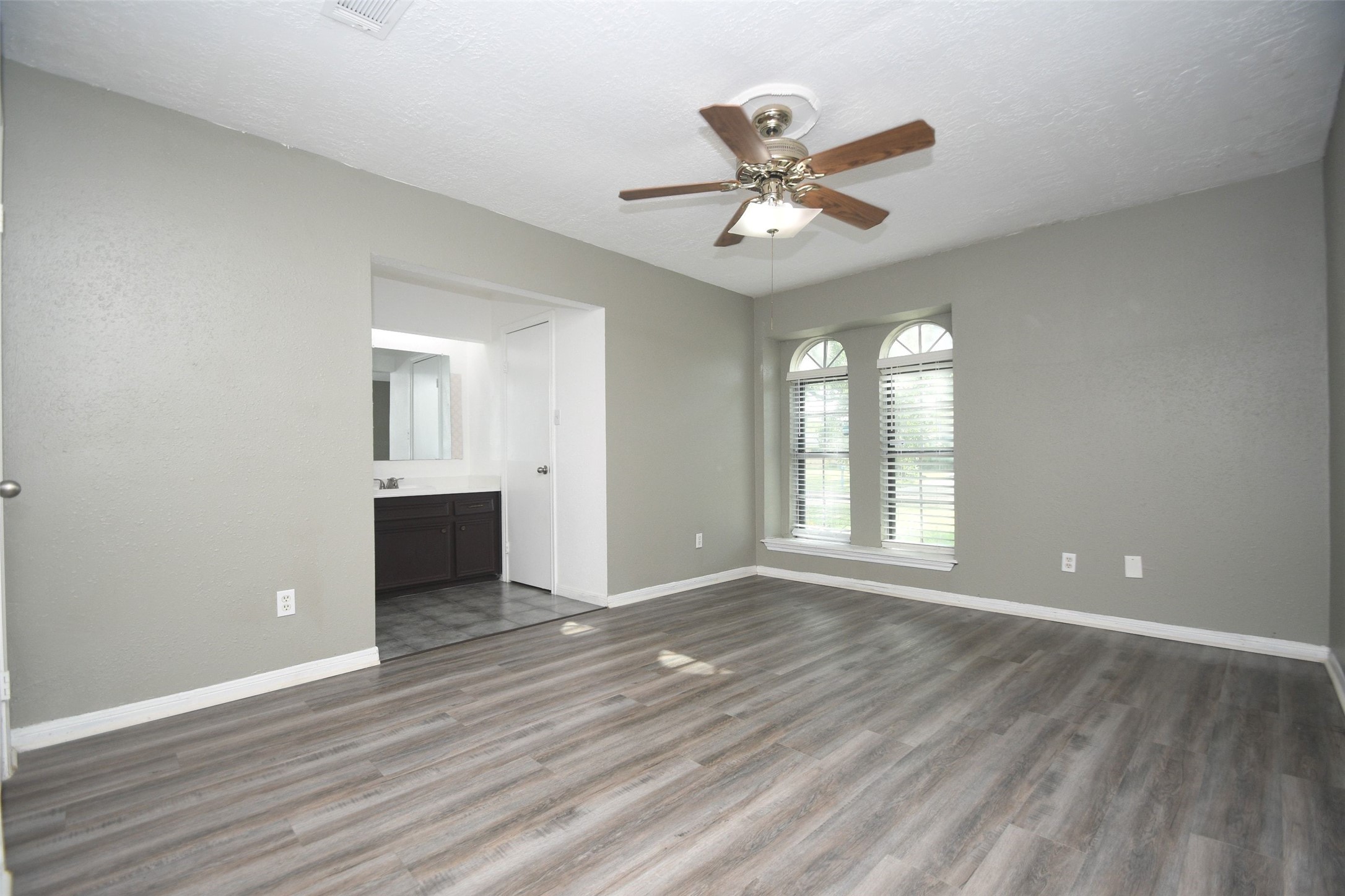 510 Chambly Drive Property Photo 22