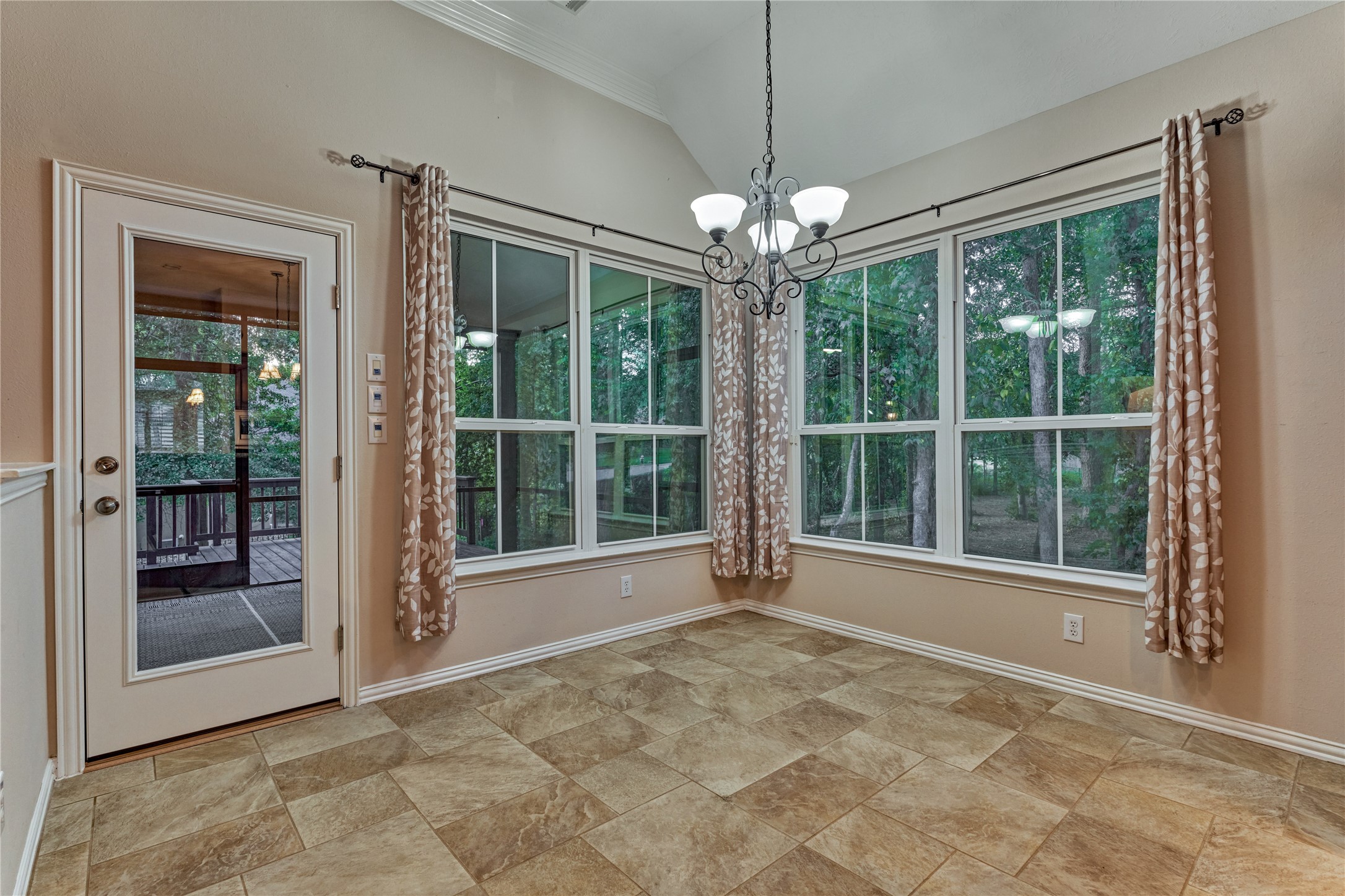 11 Brookwood Court Property Photo 18