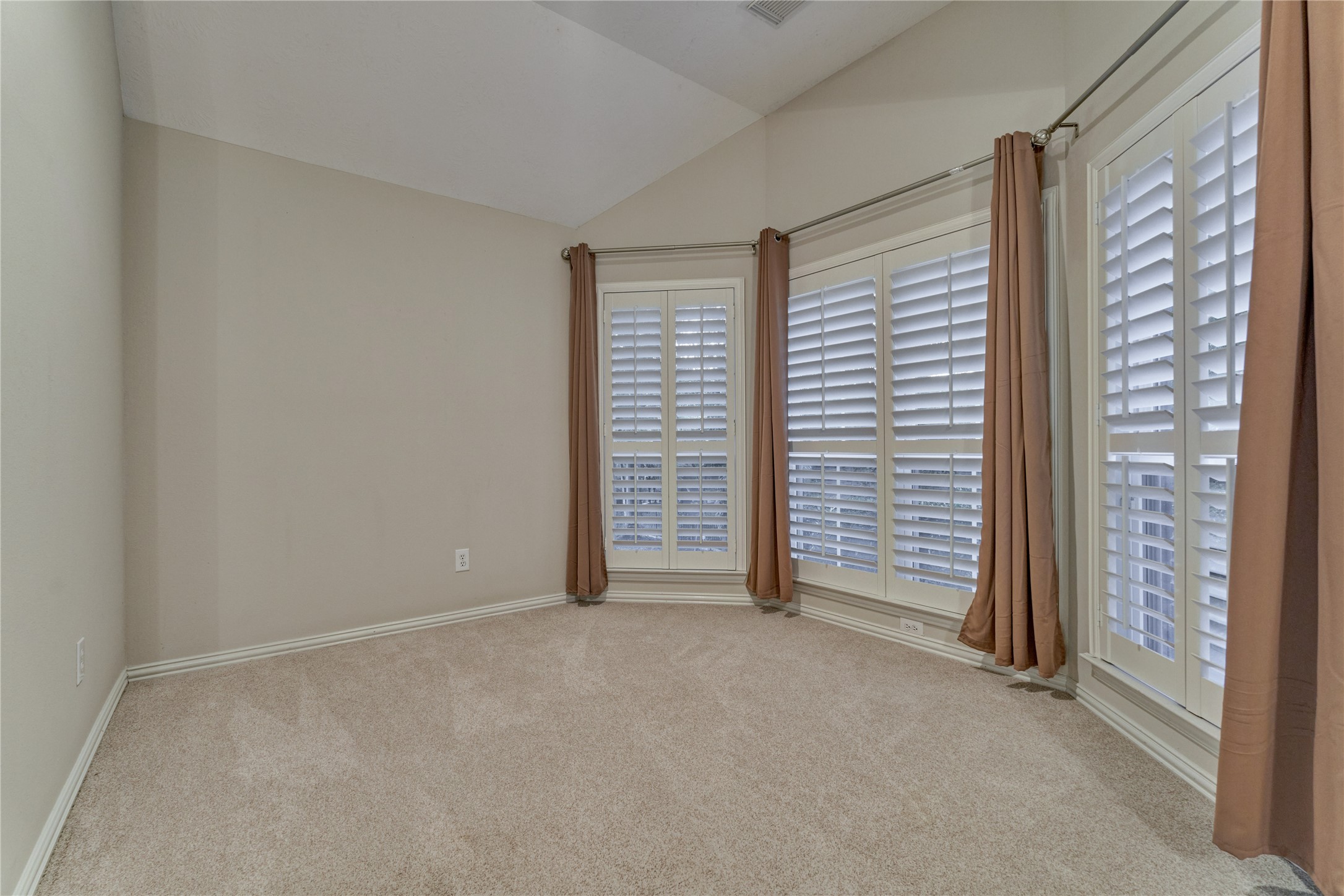 11 Brookwood Court Property Photo 20