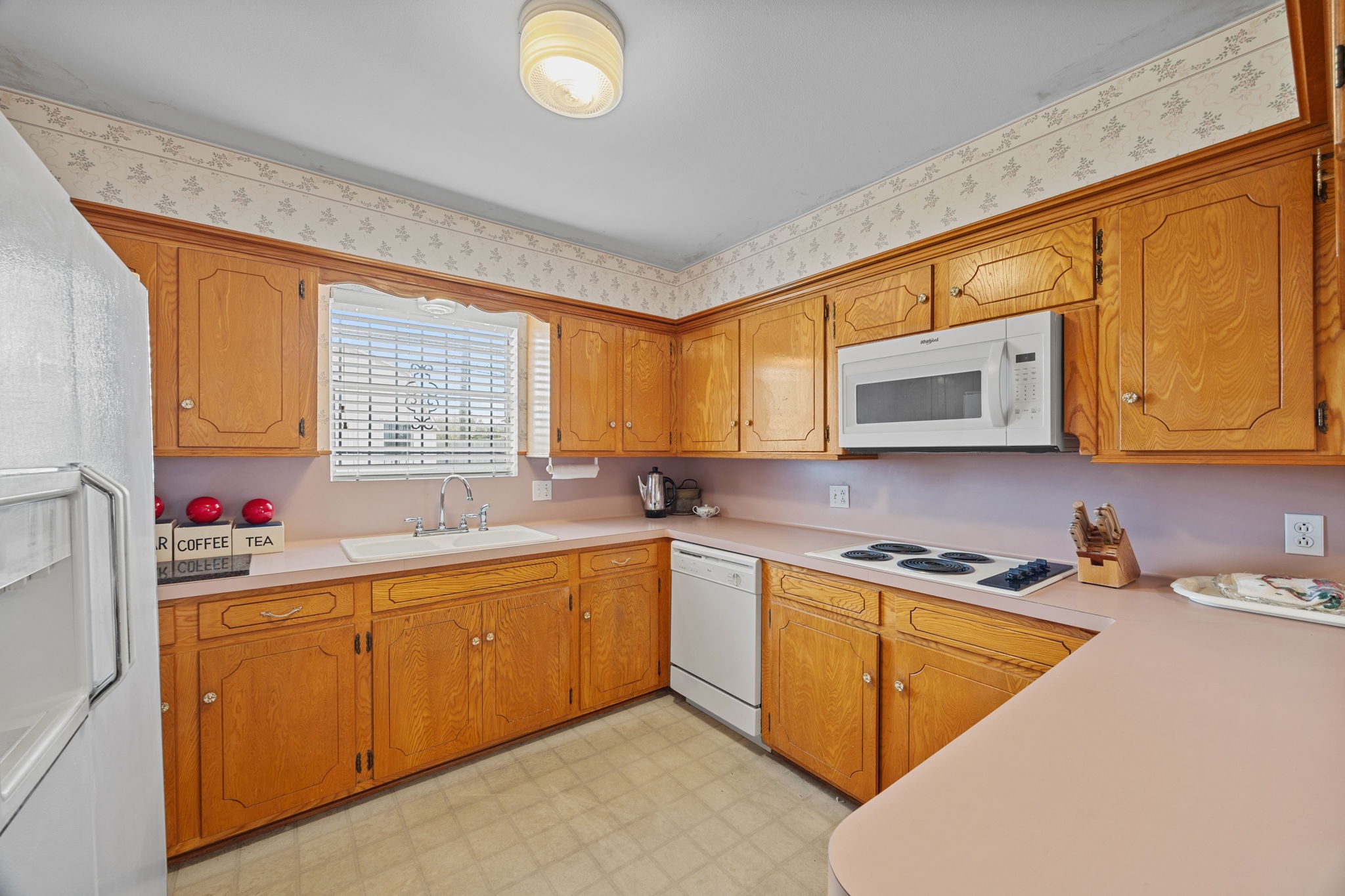 4027 Freeton Street Property Photo 8