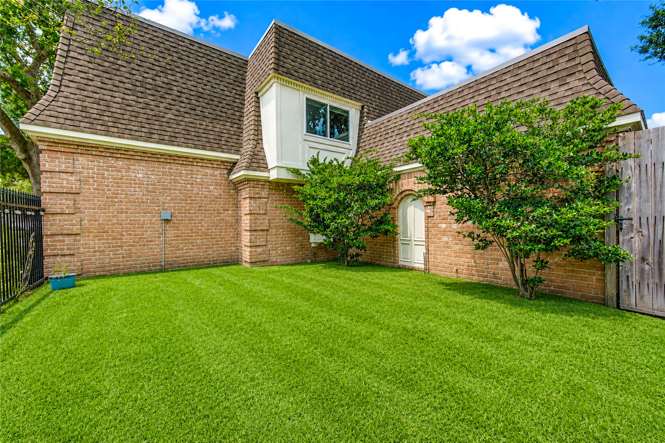 926 Ivy Wall Drive Property Photo 36