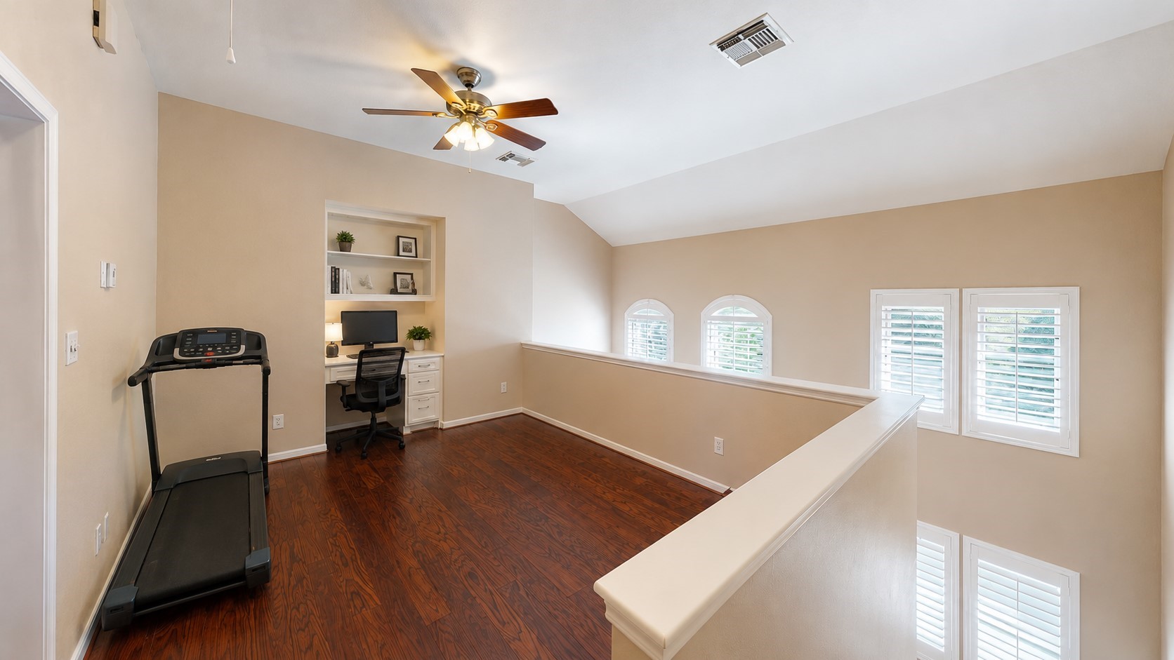 2128 Gillette Street Property Photo 5