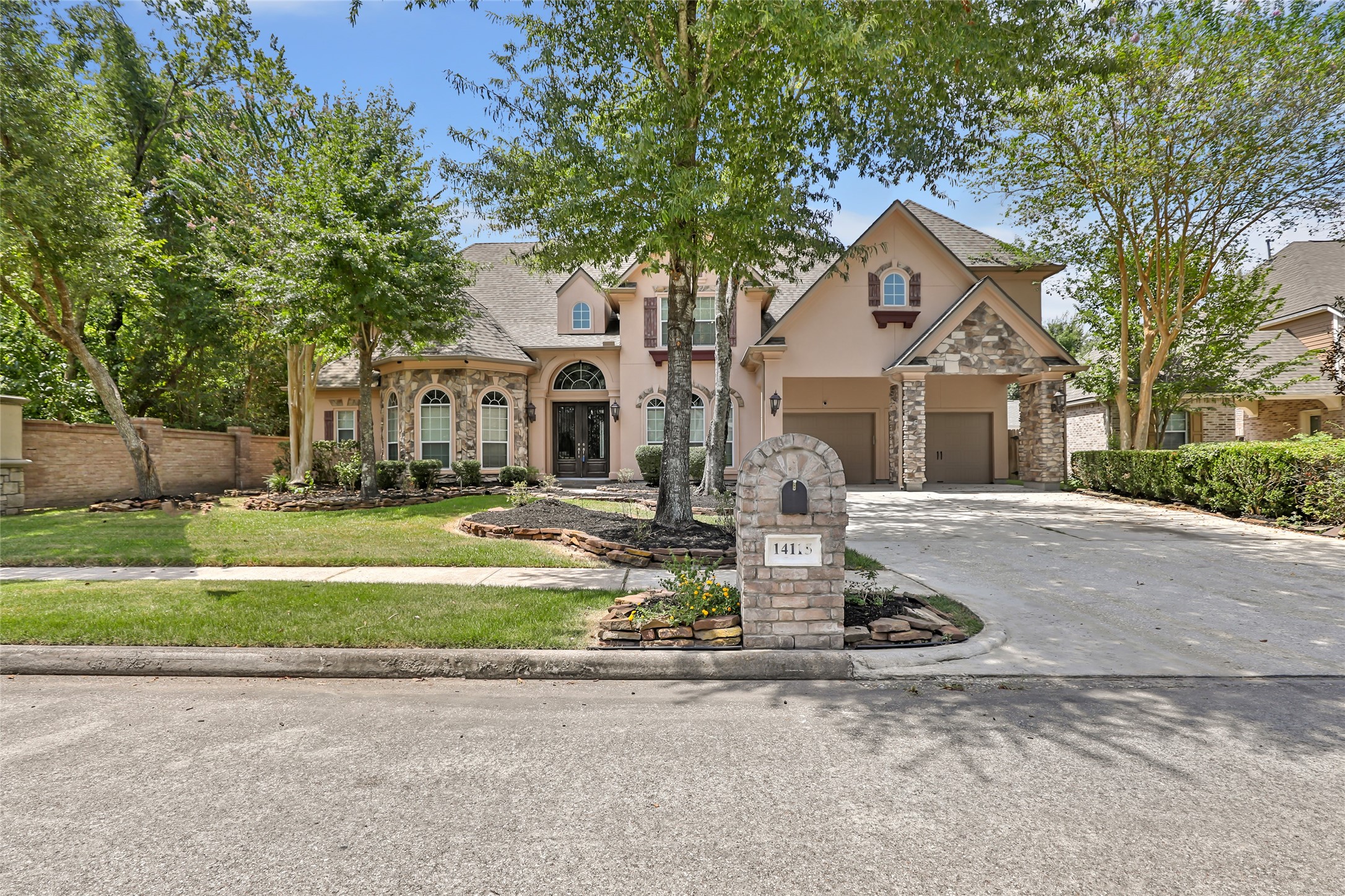 14115 Norhill Pointe Drive Property Photo 1