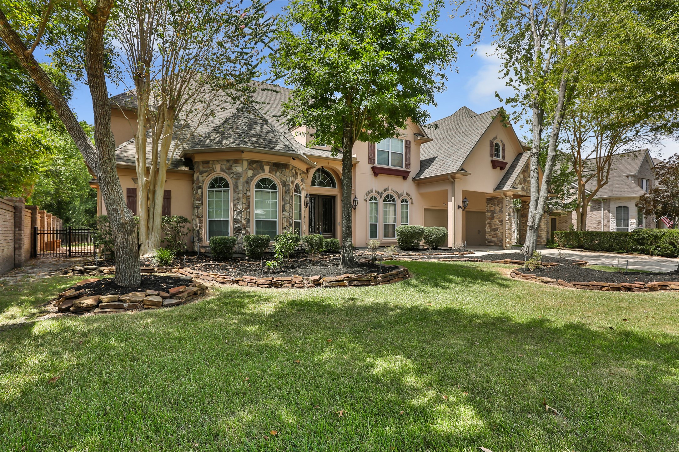 14115 Norhill Pointe Drive Property Photo 2