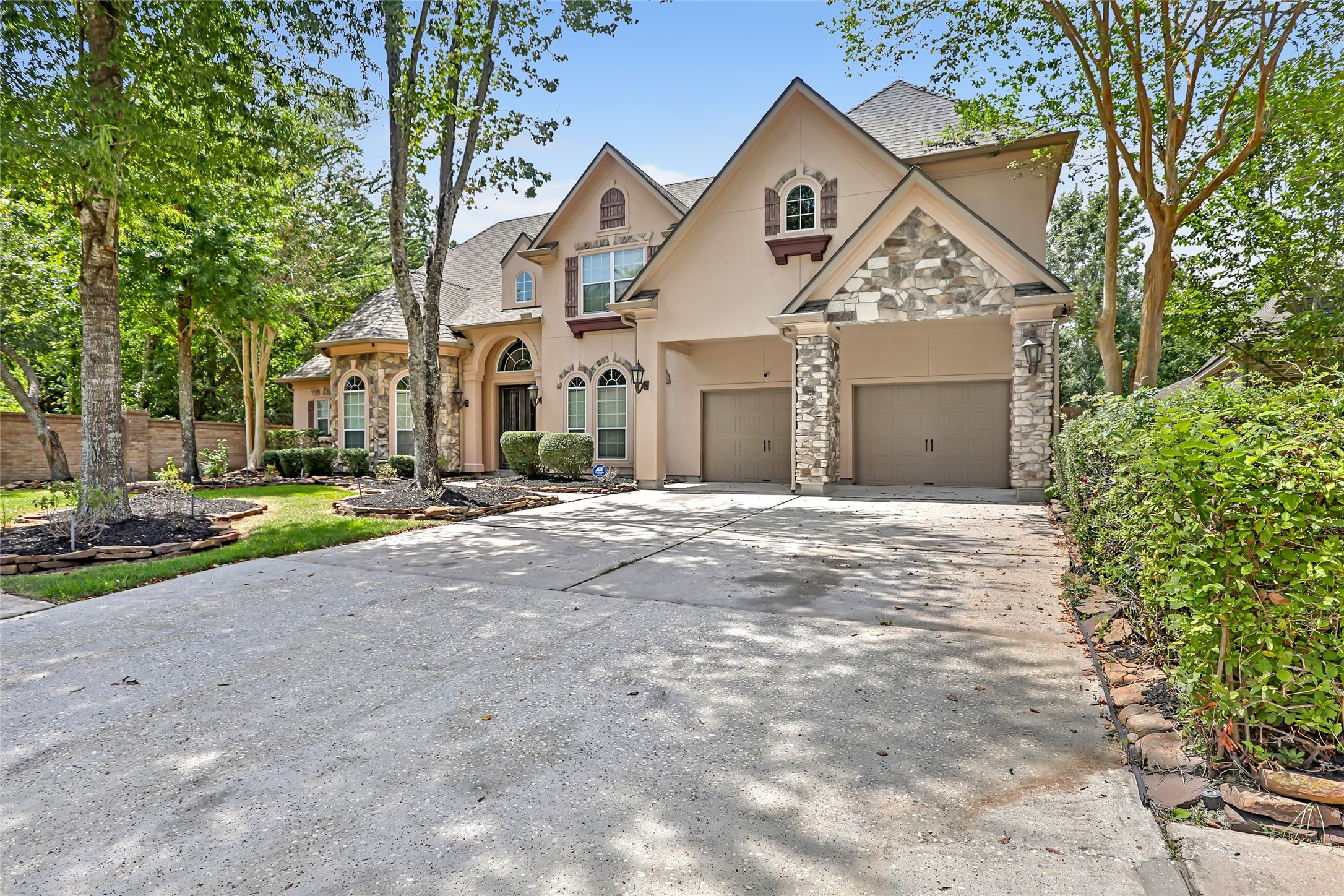14115 Norhill Pointe Drive Property Photo 3