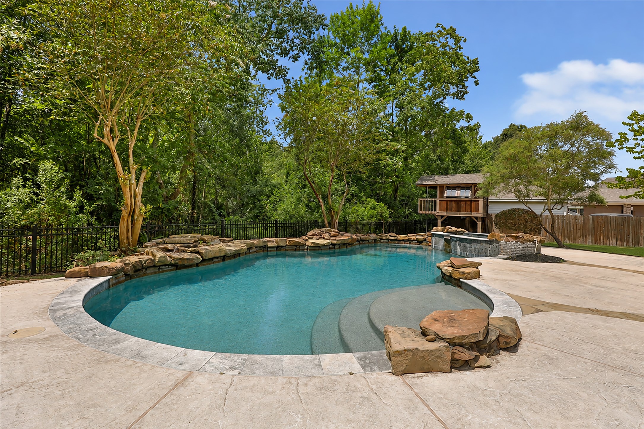 14115 Norhill Pointe Drive Property Photo 8