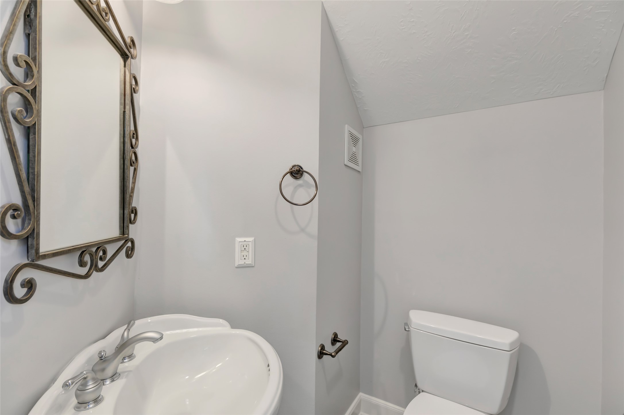 14115 Norhill Pointe Drive Property Photo 17