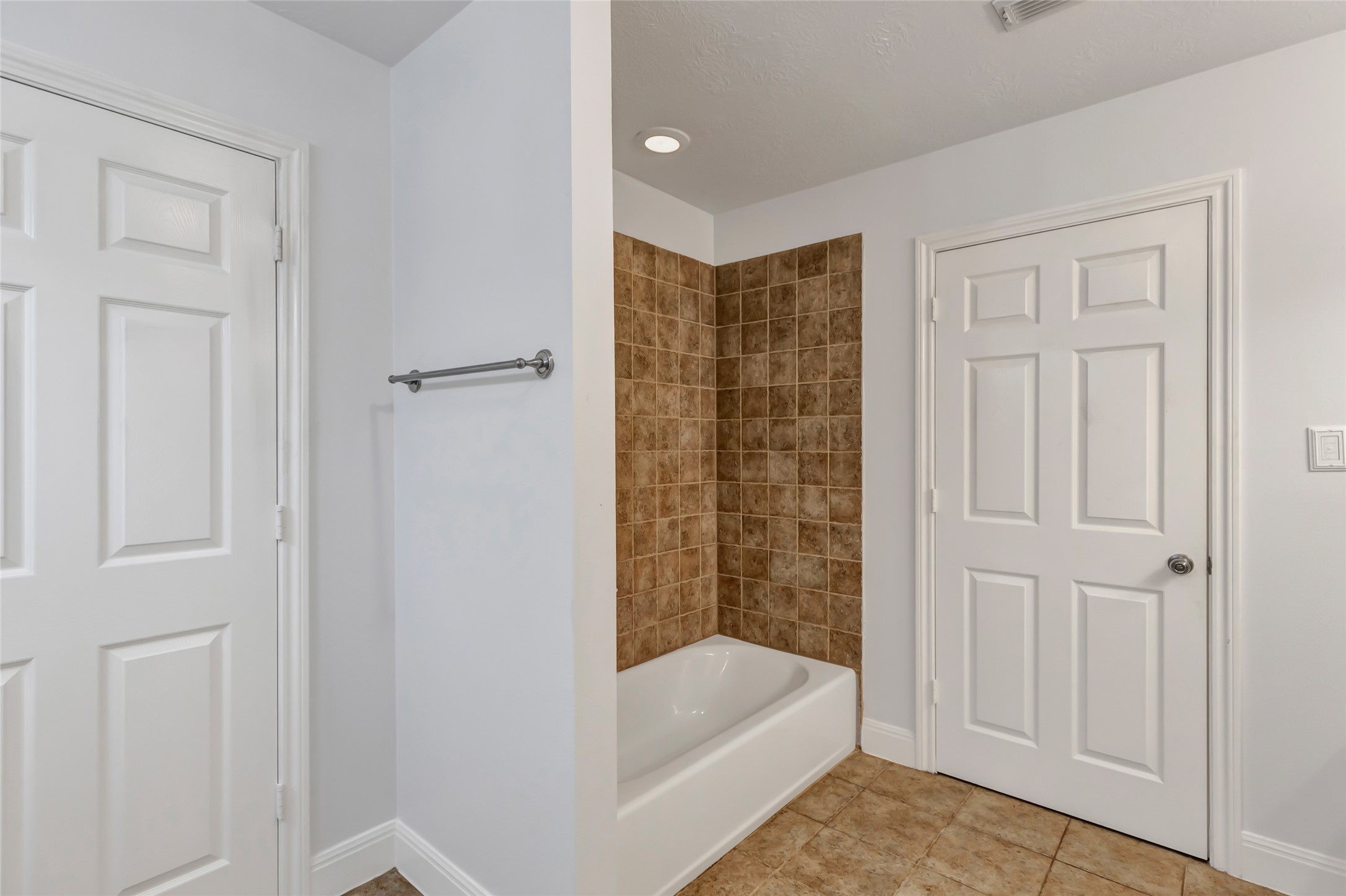 14115 Norhill Pointe Drive Property Photo 47