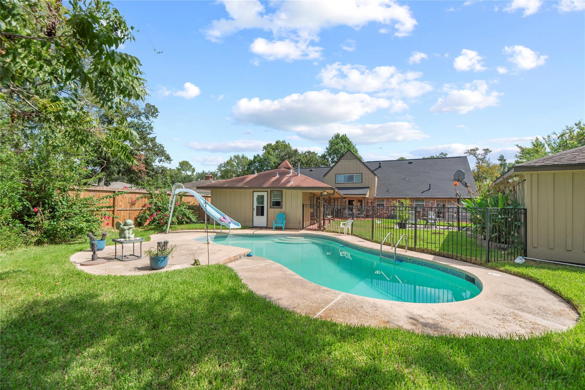 2414 Sieber Drive, Houston Tx 77017 Property Photo 2