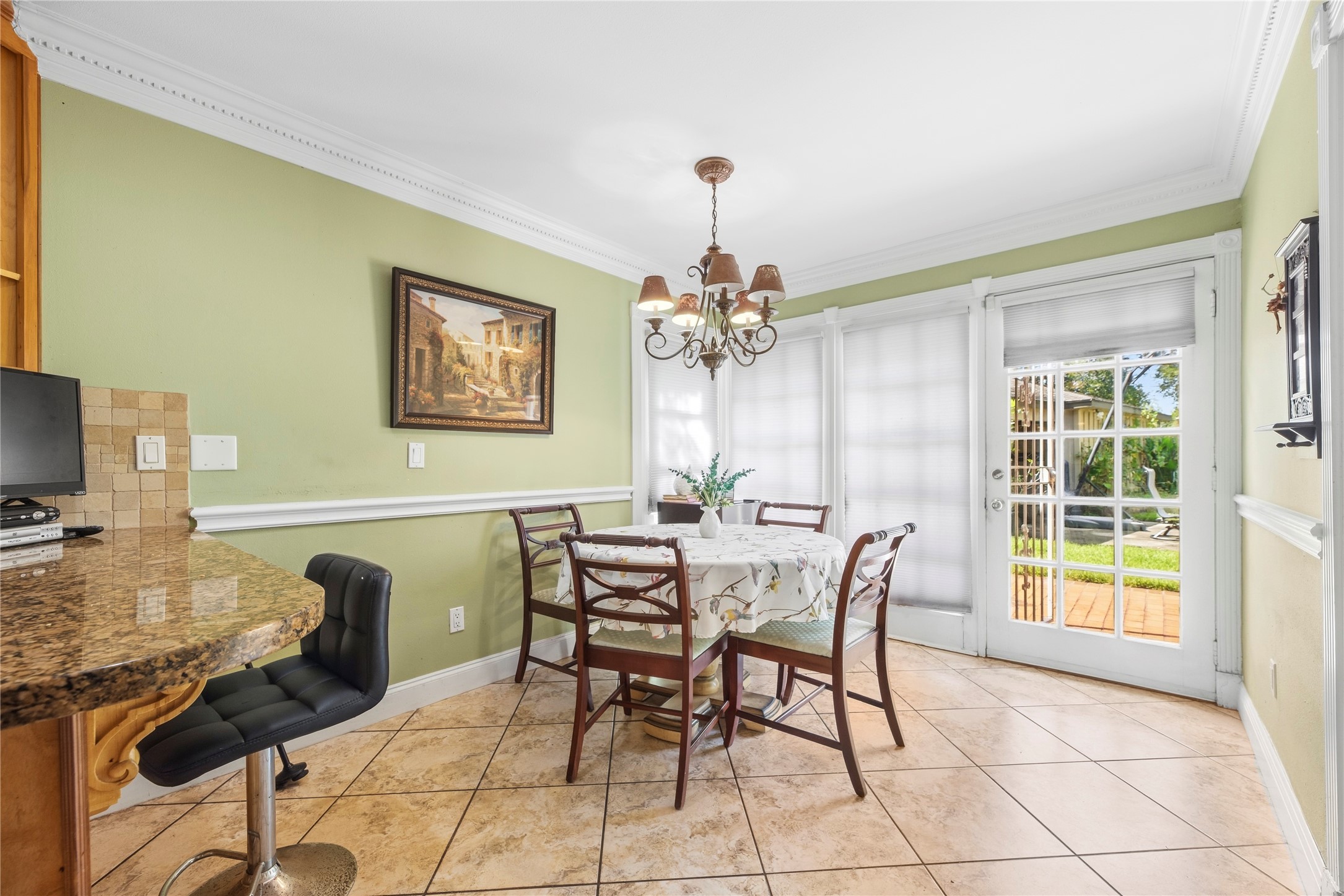 2414 Sieber Drive Property Photo 10