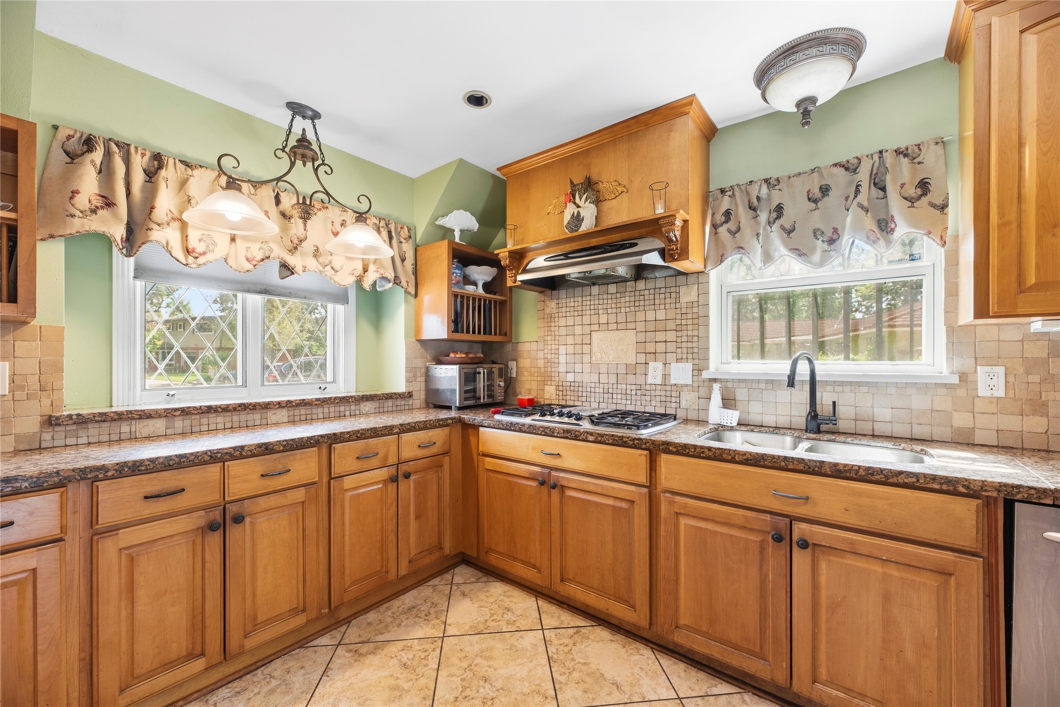 2414 Sieber Drive Property Photo 11