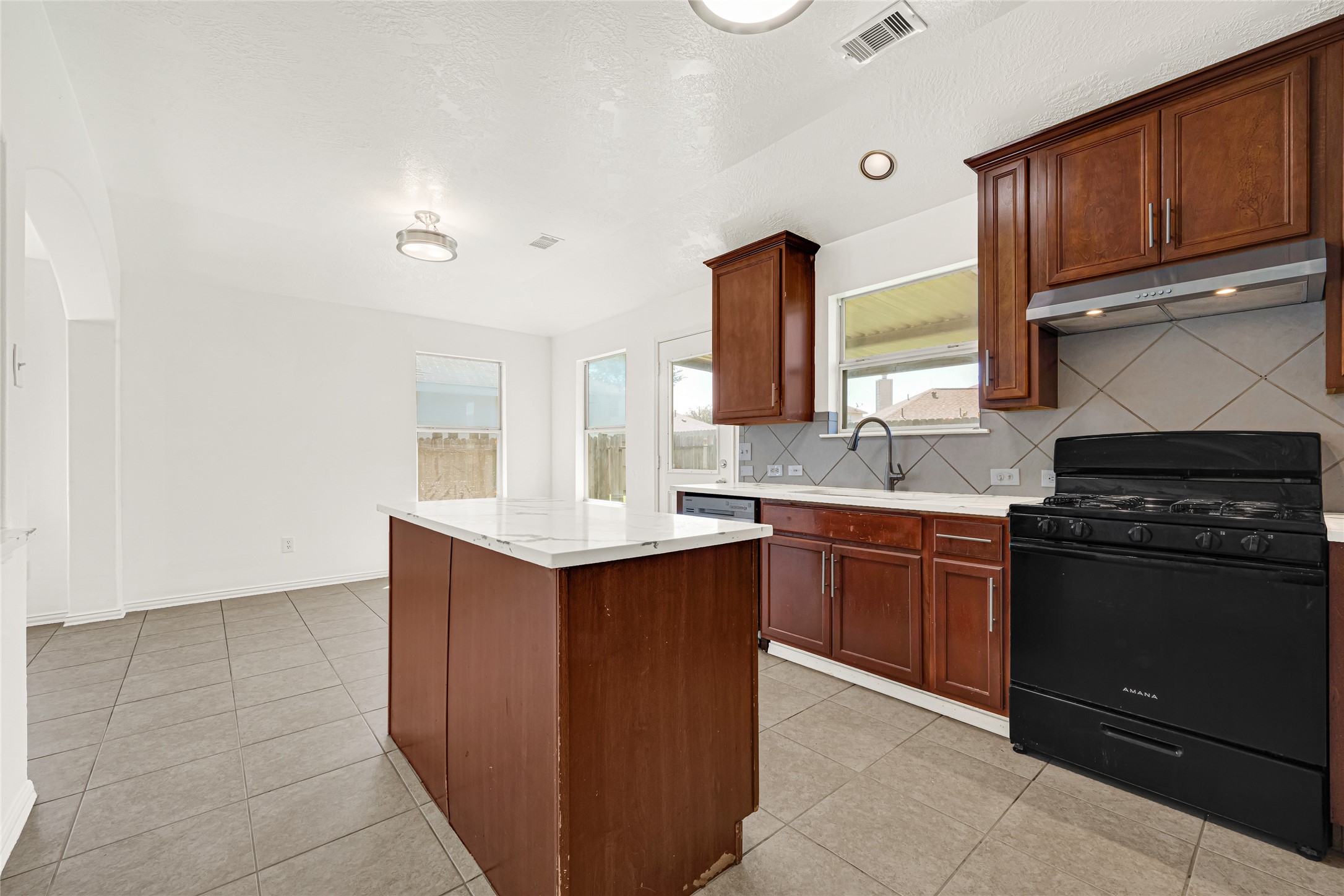 3618 Fiorella Way Property Photo 8