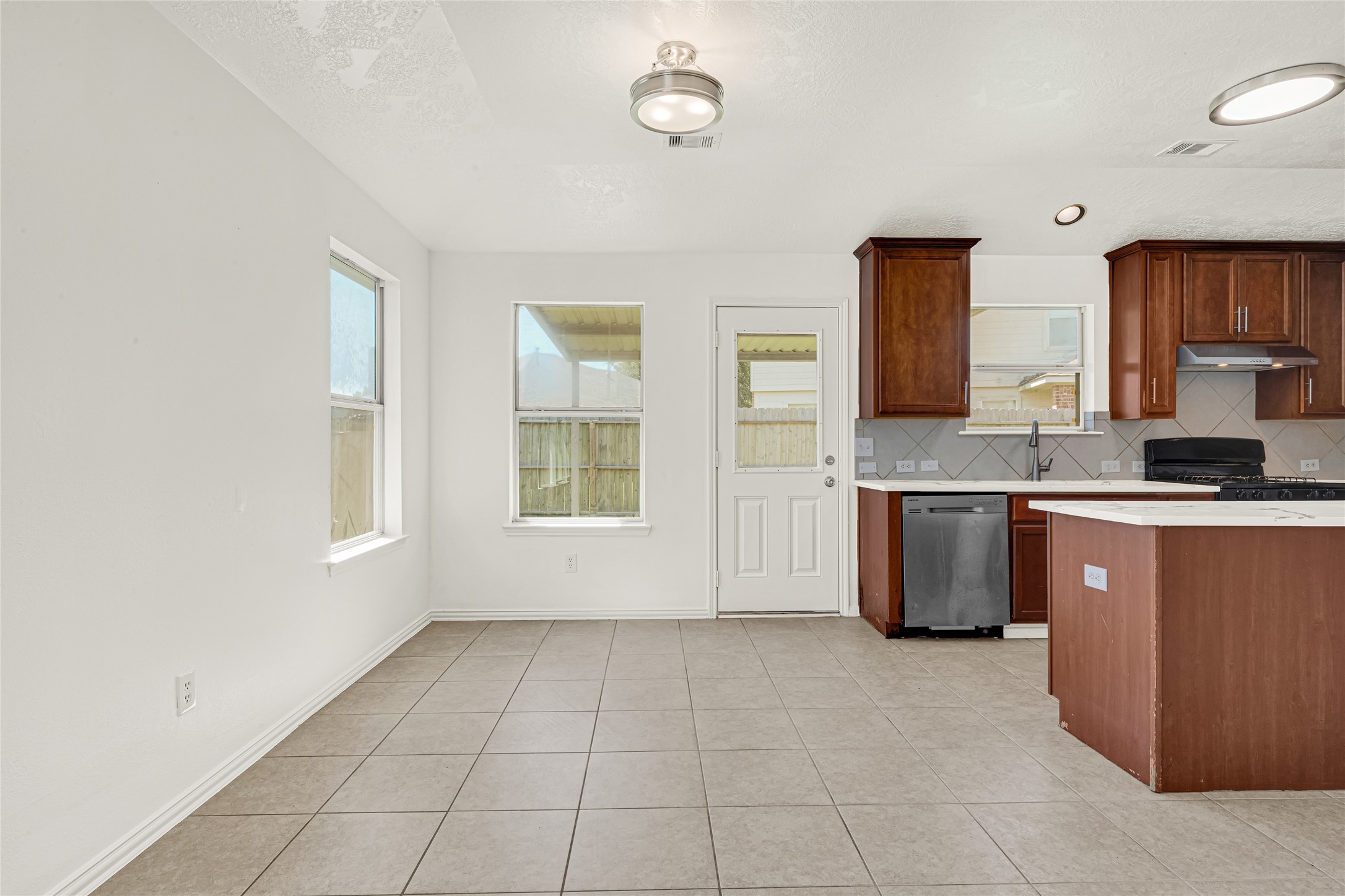 3618 Fiorella Way Property Photo 11