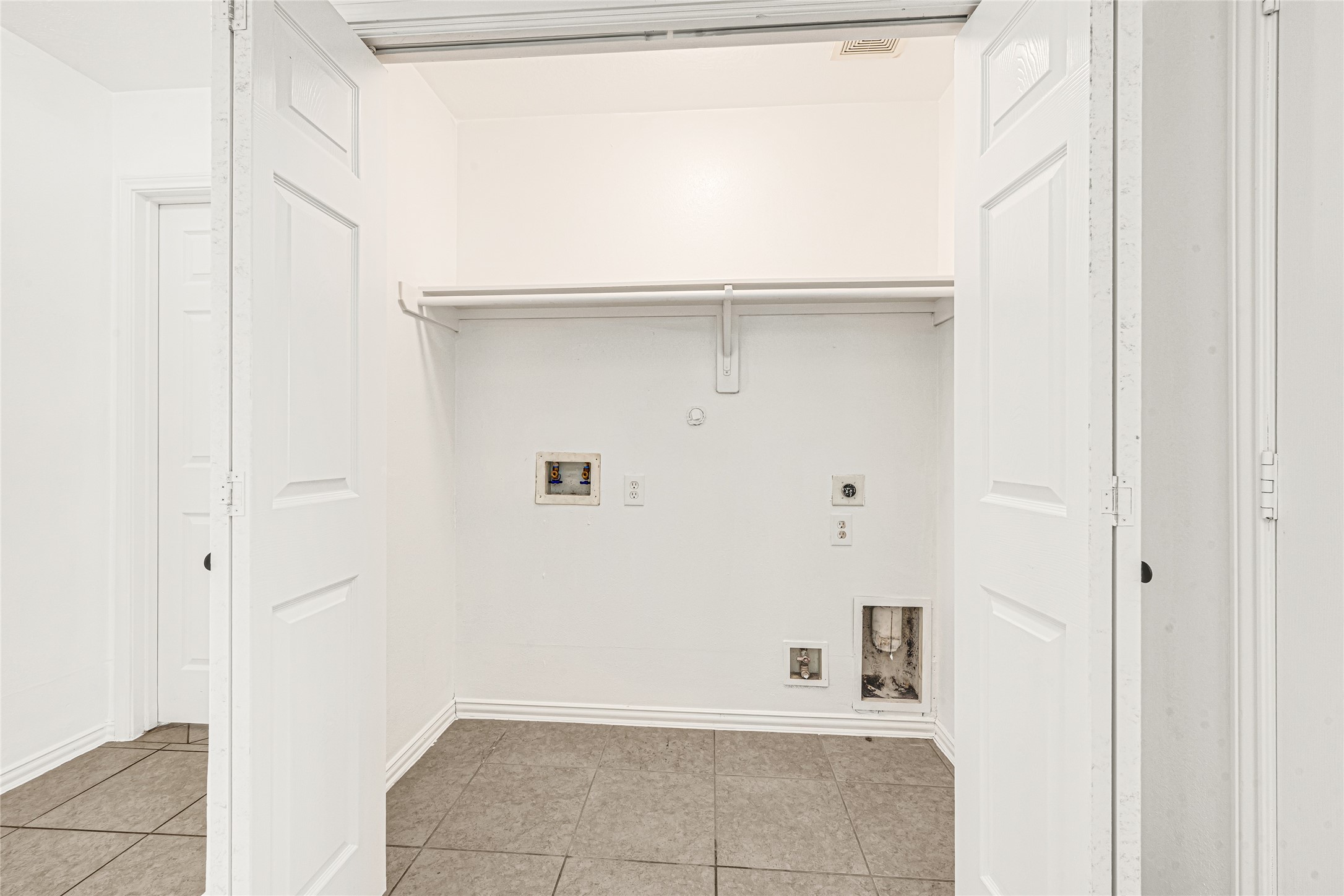 3618 Fiorella Way Property Photo 12