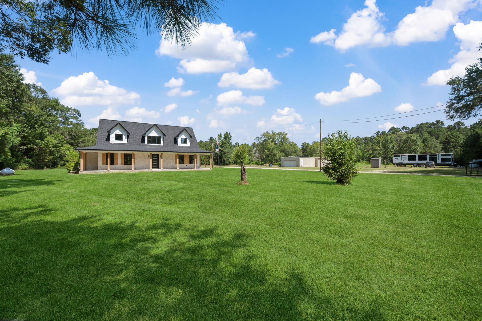 951 County Road 2298 Property Photo