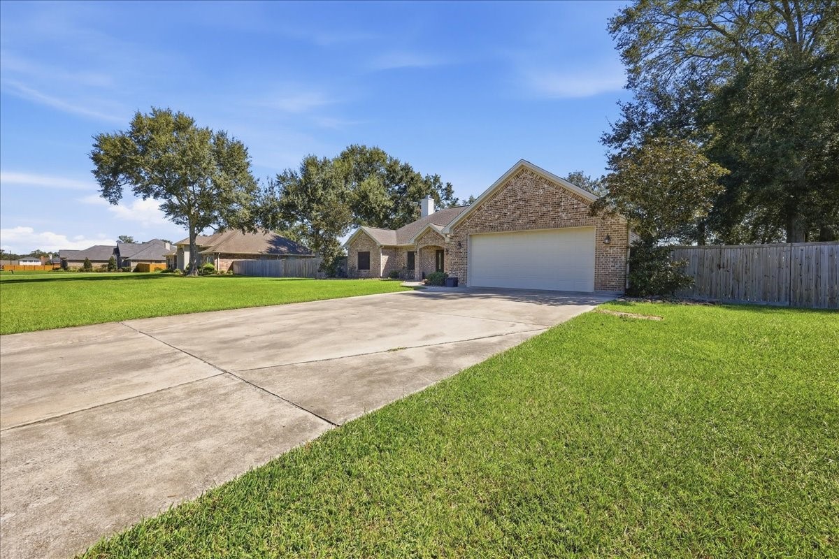 8060 E Ashford Park Property Photo 3
