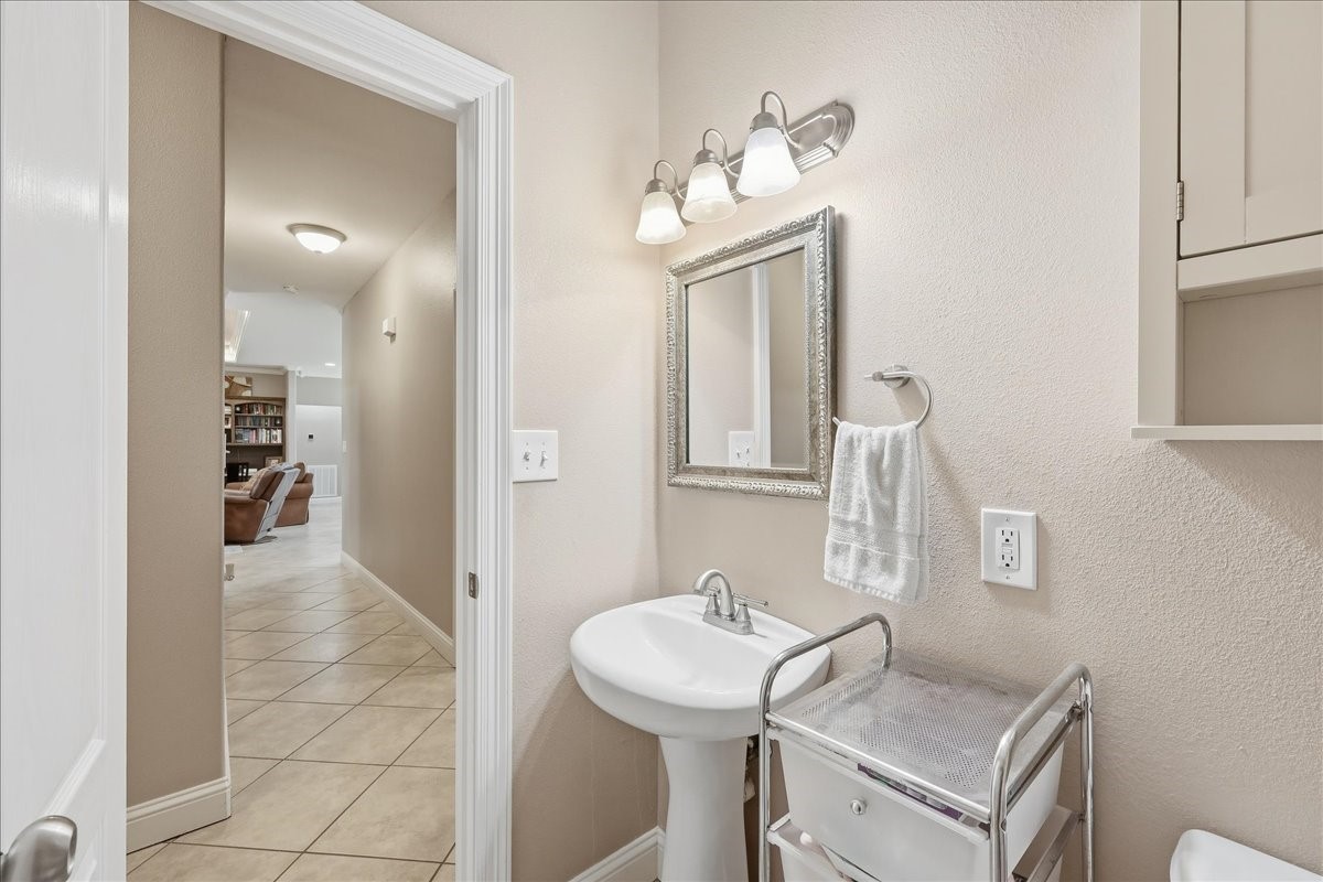 8060 E Ashford Park Property Photo 23