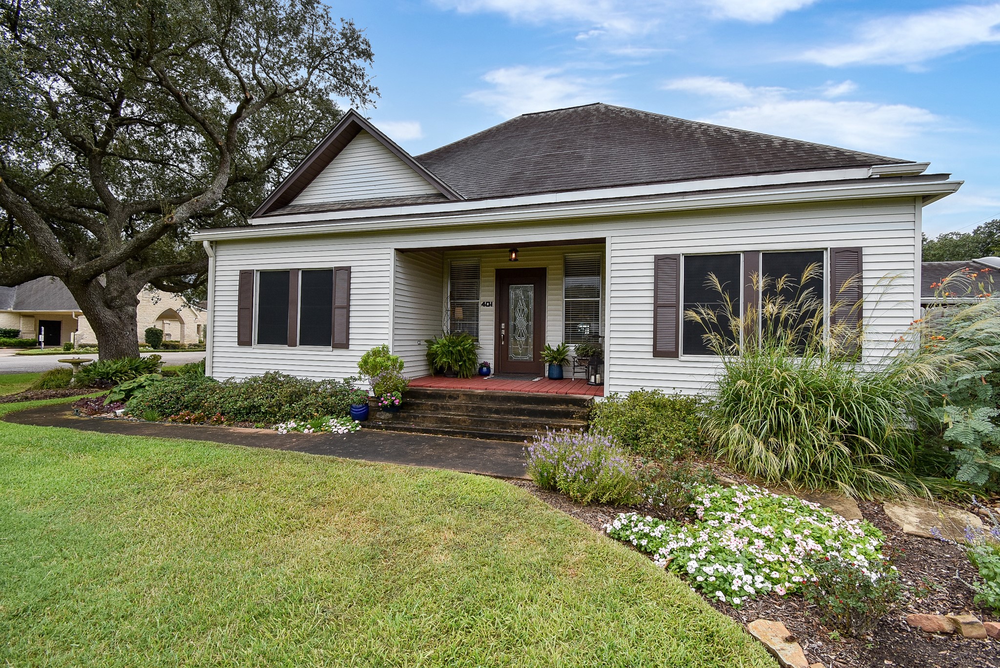 401 Fahrenthold Street Property Photo 1