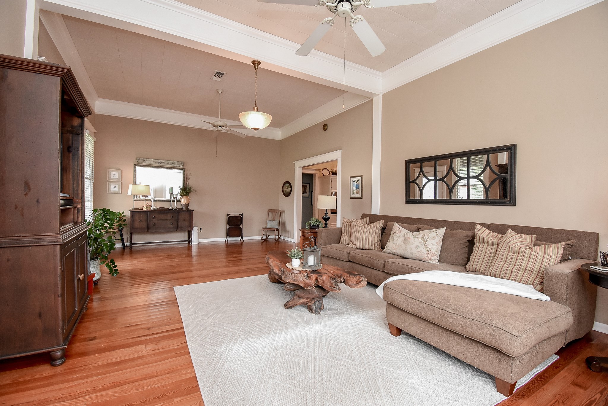 401 Fahrenthold Street Property Photo 4