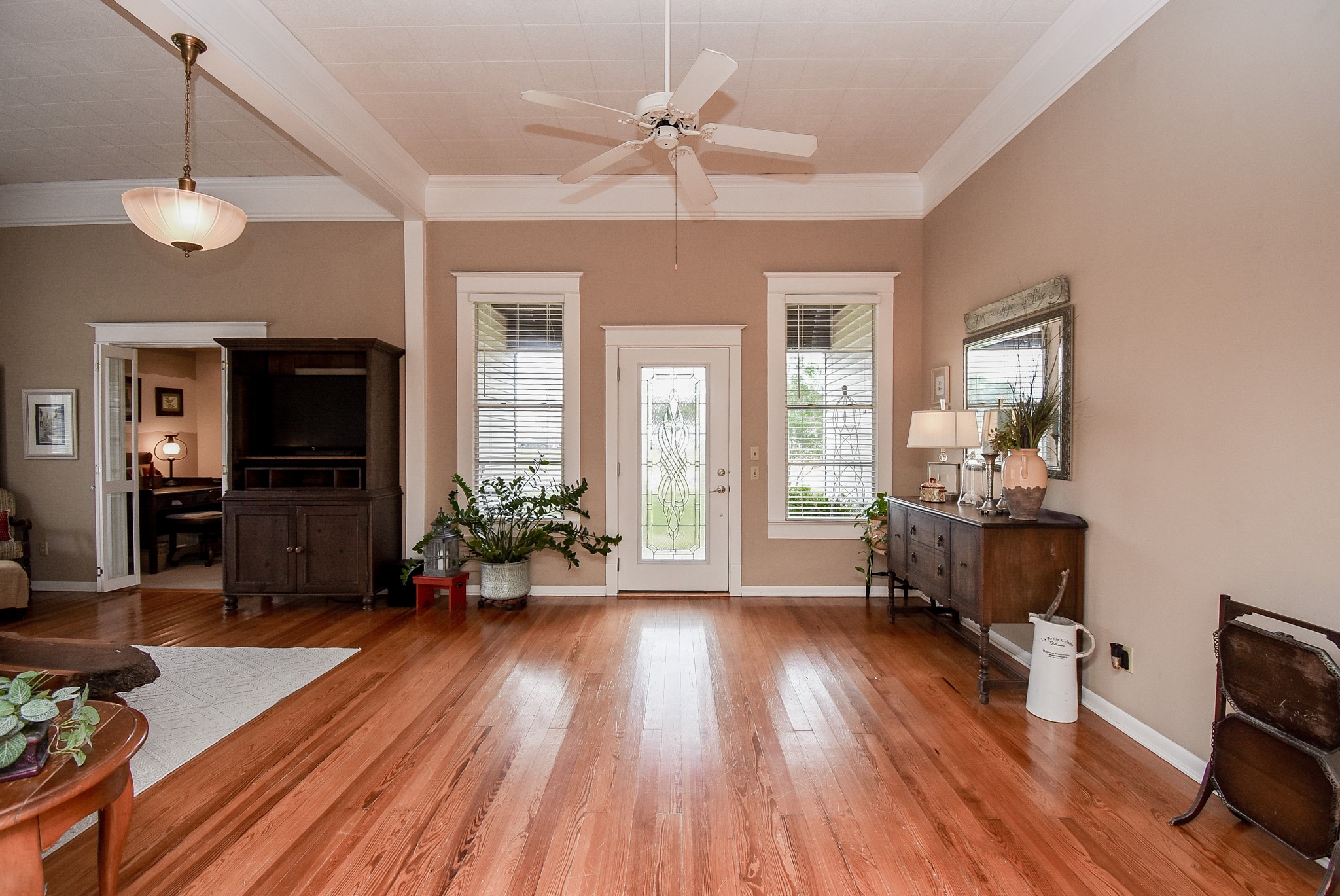 401 Fahrenthold Street Property Photo 7
